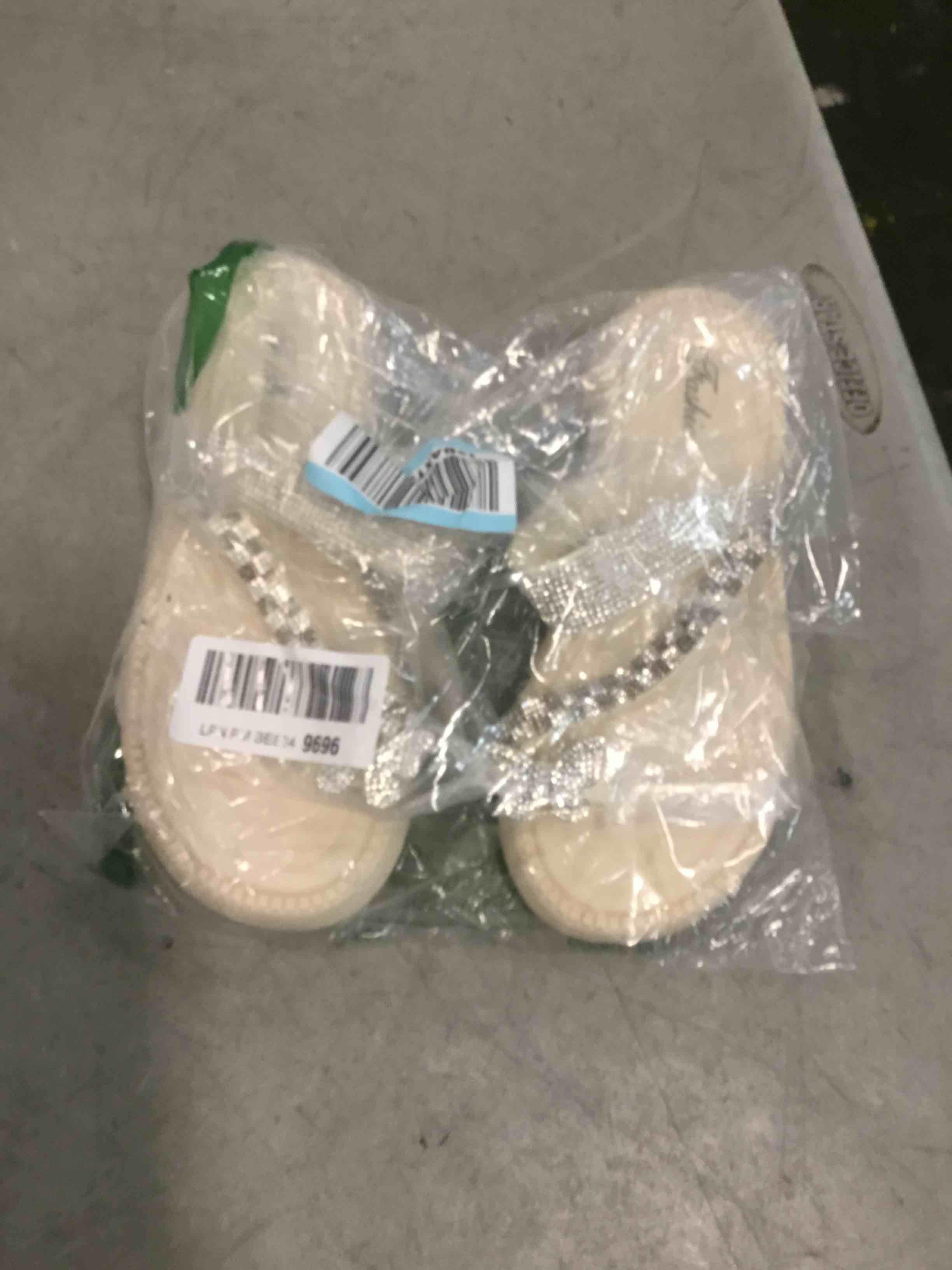 https://s3.amazonaws.com/lotting-images-prod/bidfta/PPE0434287_1728610906672.jpeg