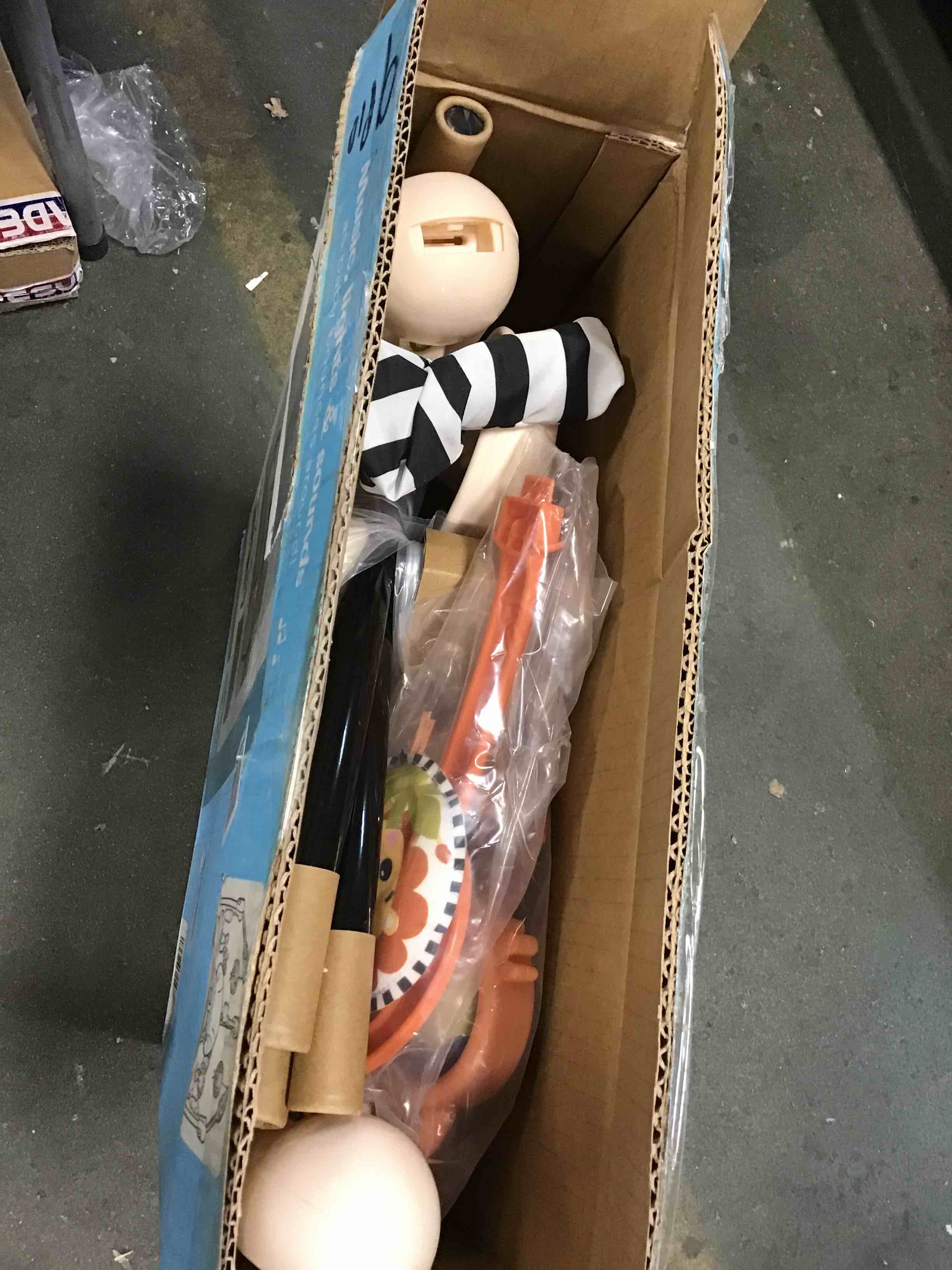 https://s3.amazonaws.com/lotting-images-prod/bidfta/PPE0434895_1728359700237.jpeg