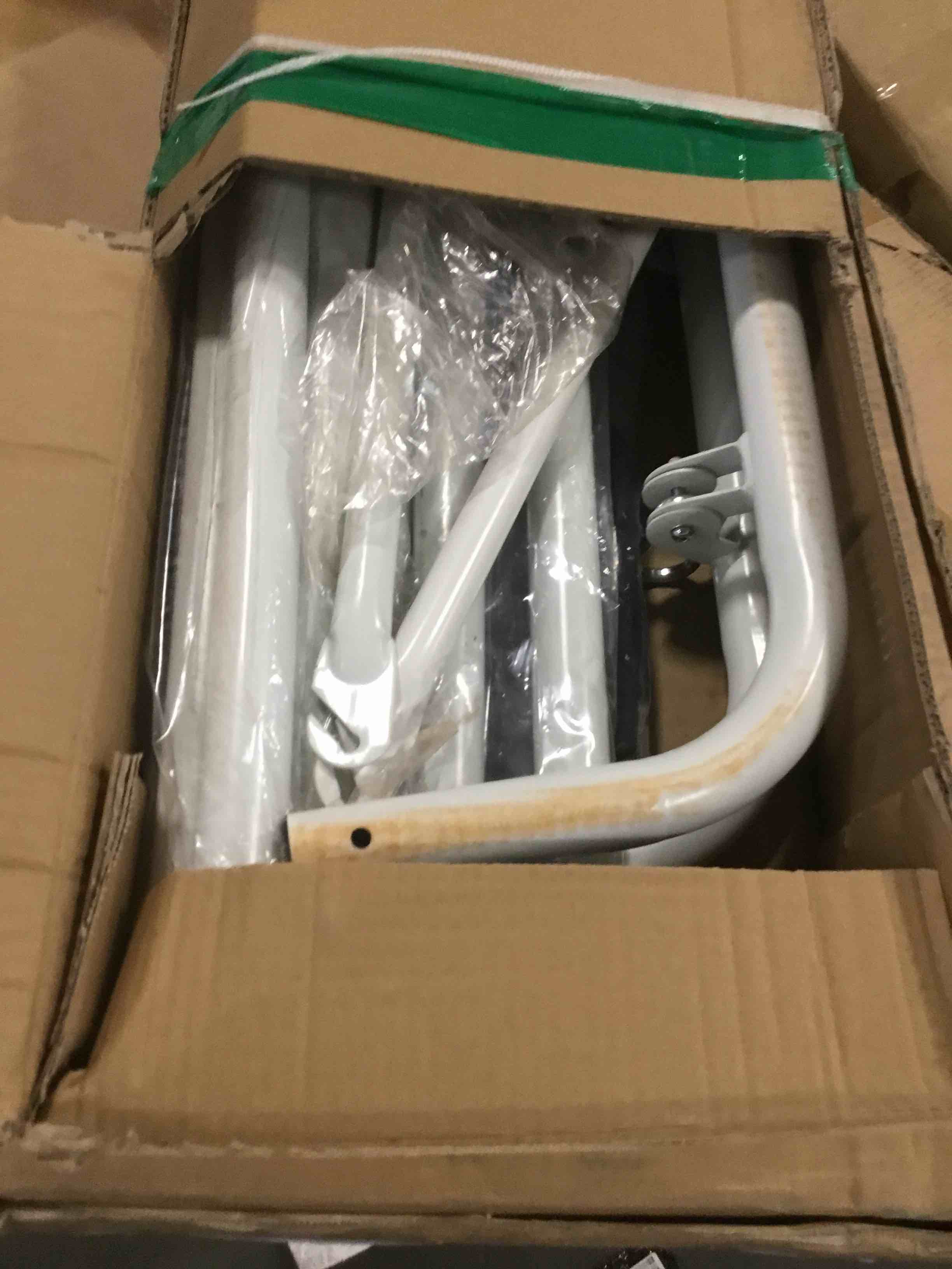 https://s3.amazonaws.com/lotting-images-prod/bidfta/PPE0436781_1728920272925.jpeg