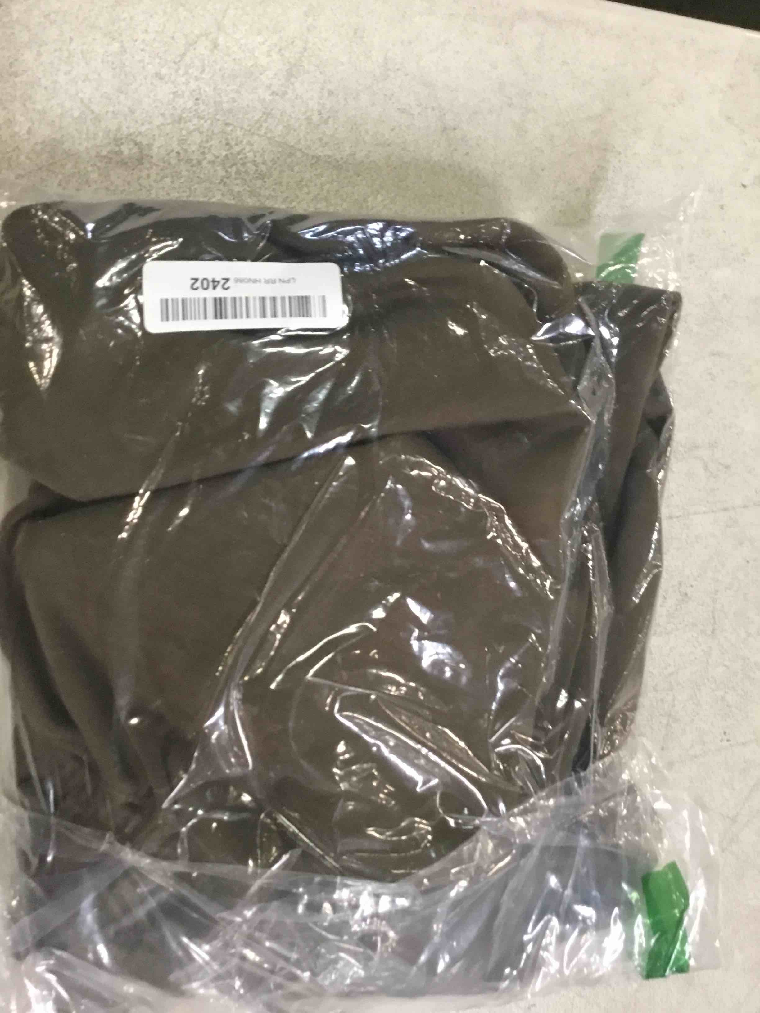 https://s3.amazonaws.com/lotting-images-prod/bidfta/PPE0437969_1728141783348.jpeg