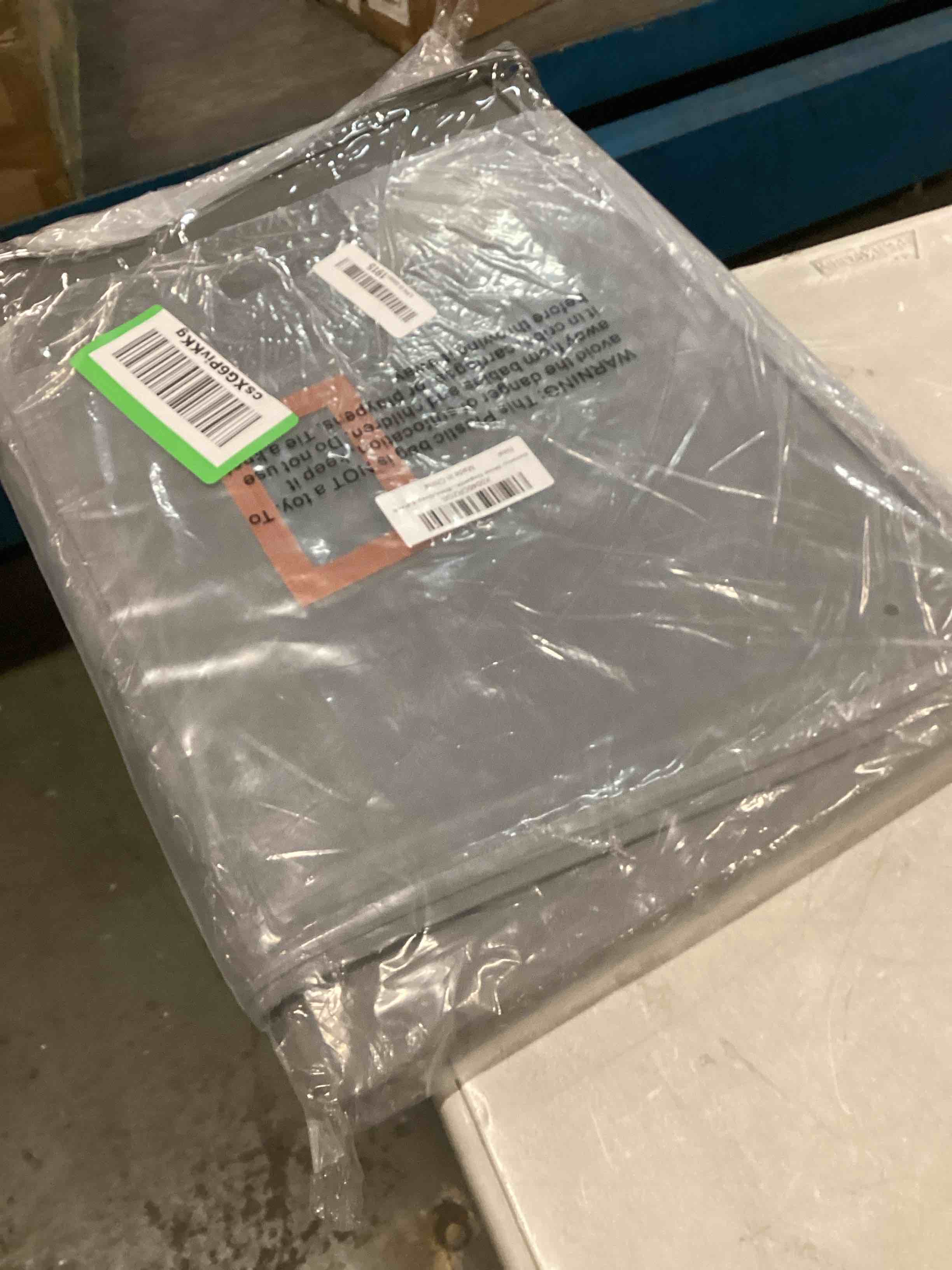 https://s3.amazonaws.com/lotting-images-prod/bidfta/PPE0440030_1728968444698.jpeg