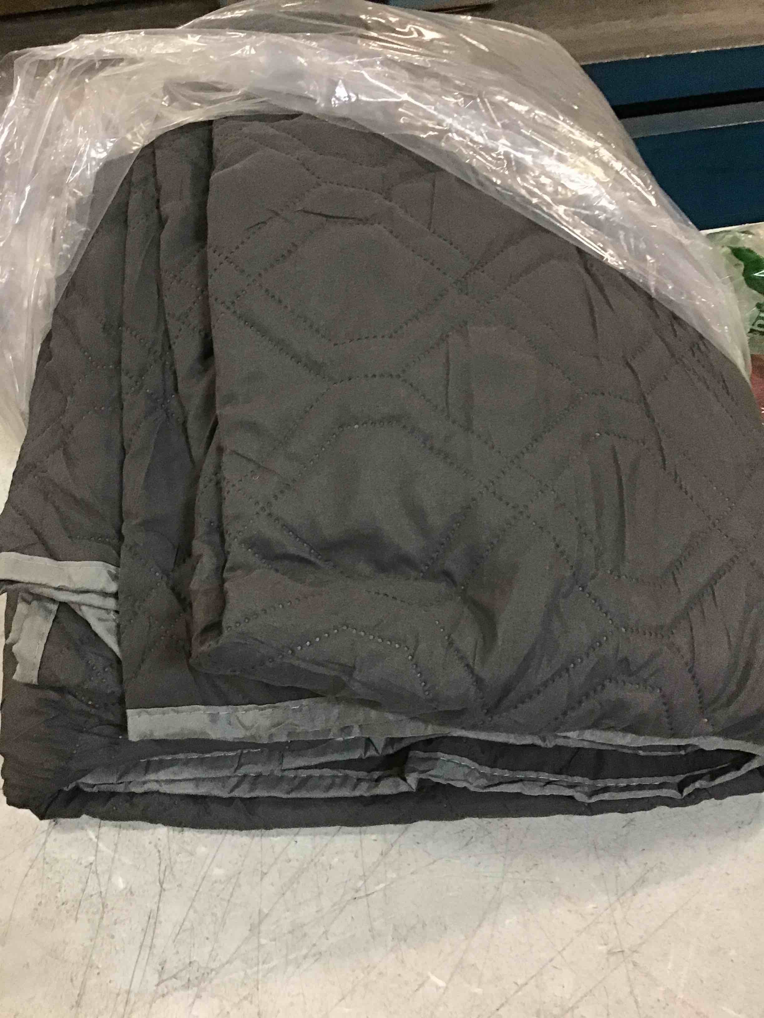 https://s3.amazonaws.com/lotting-images-prod/bidfta/PPE0442553_1729604028805.jpeg