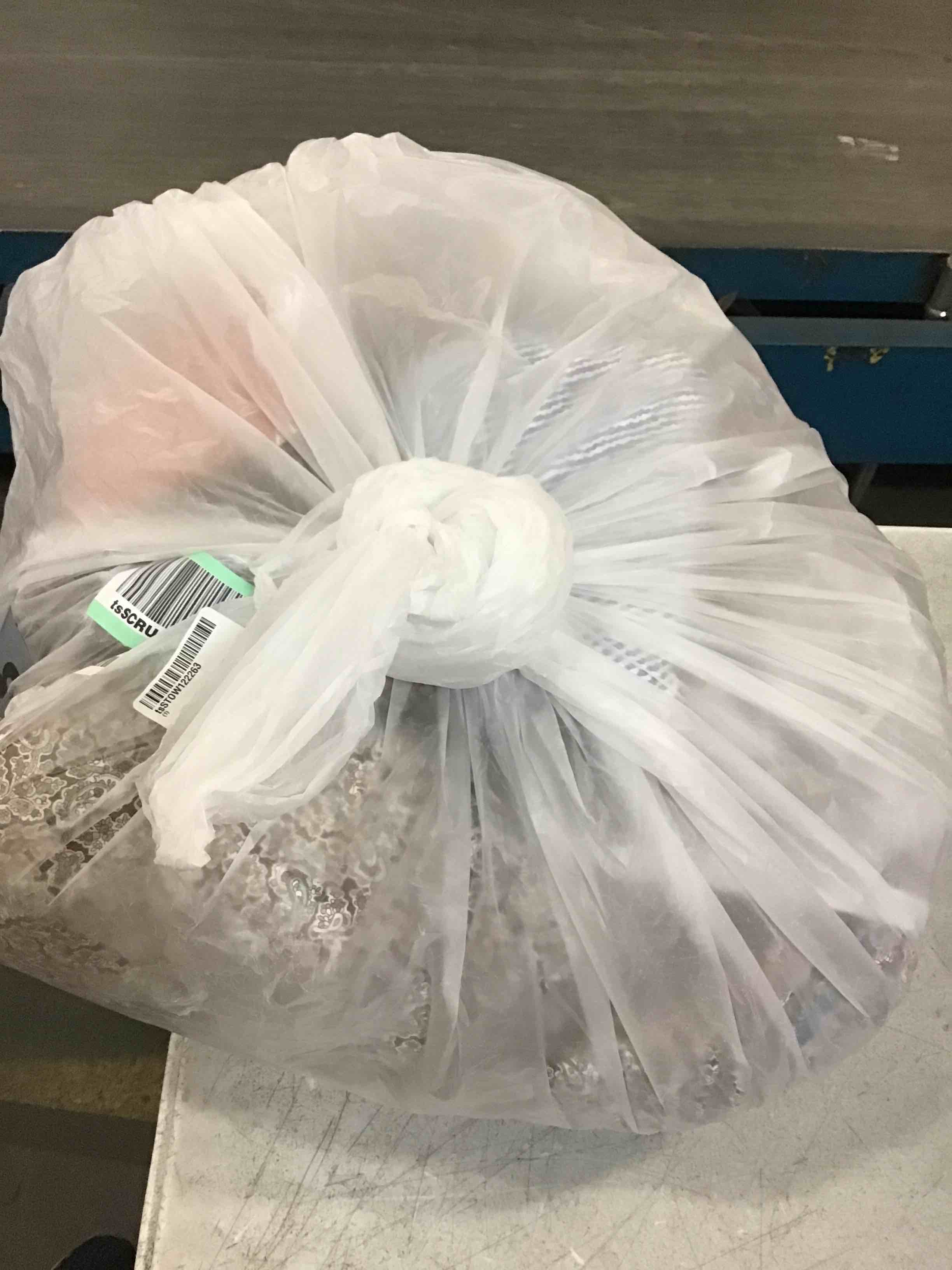 https://s3.amazonaws.com/lotting-images-prod/bidfta/PPE0442555_1729603905987.jpeg