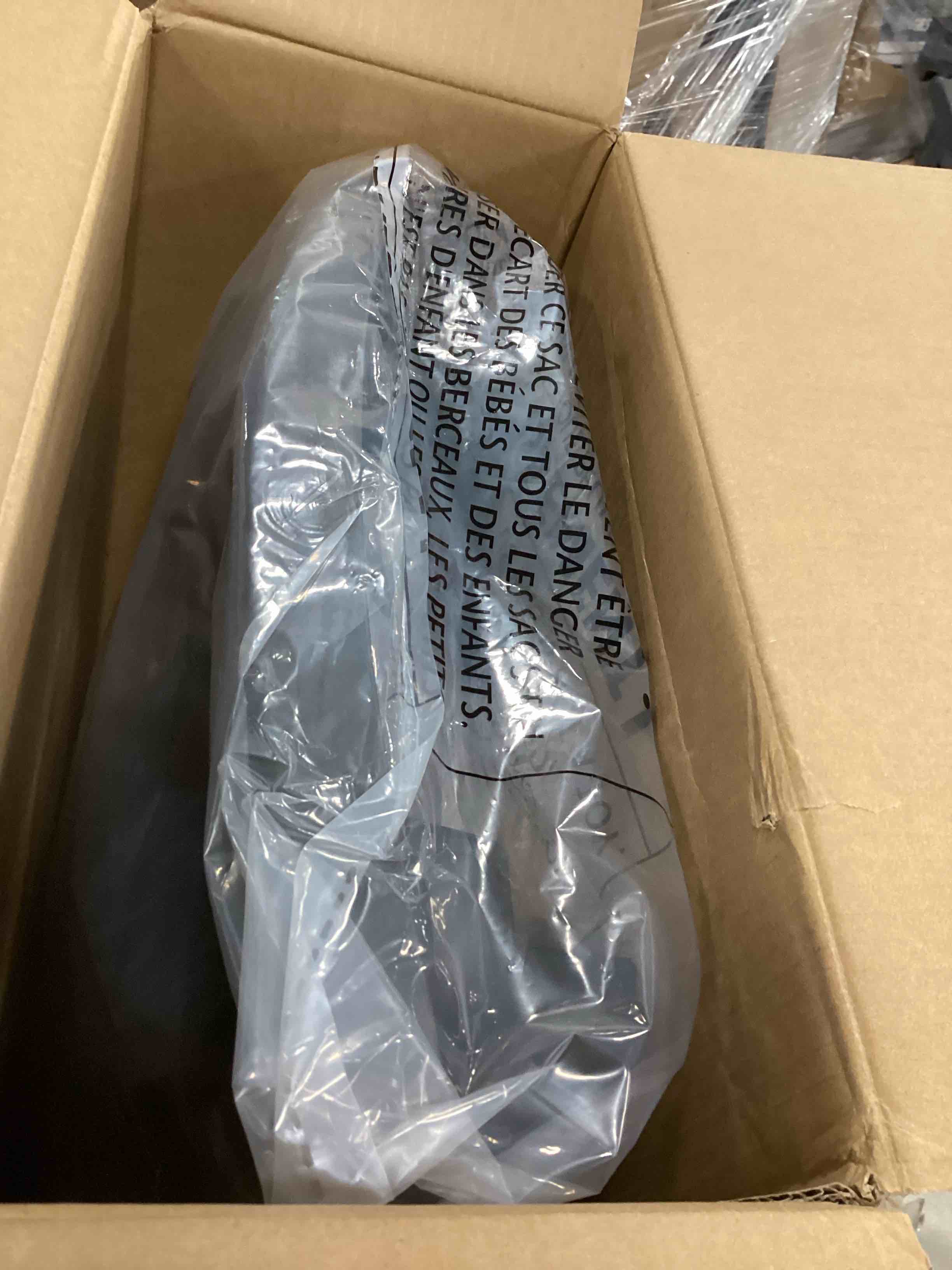 https://s3.amazonaws.com/lotting-images-prod/bidfta/PPE0442876_1729254015493.jpeg