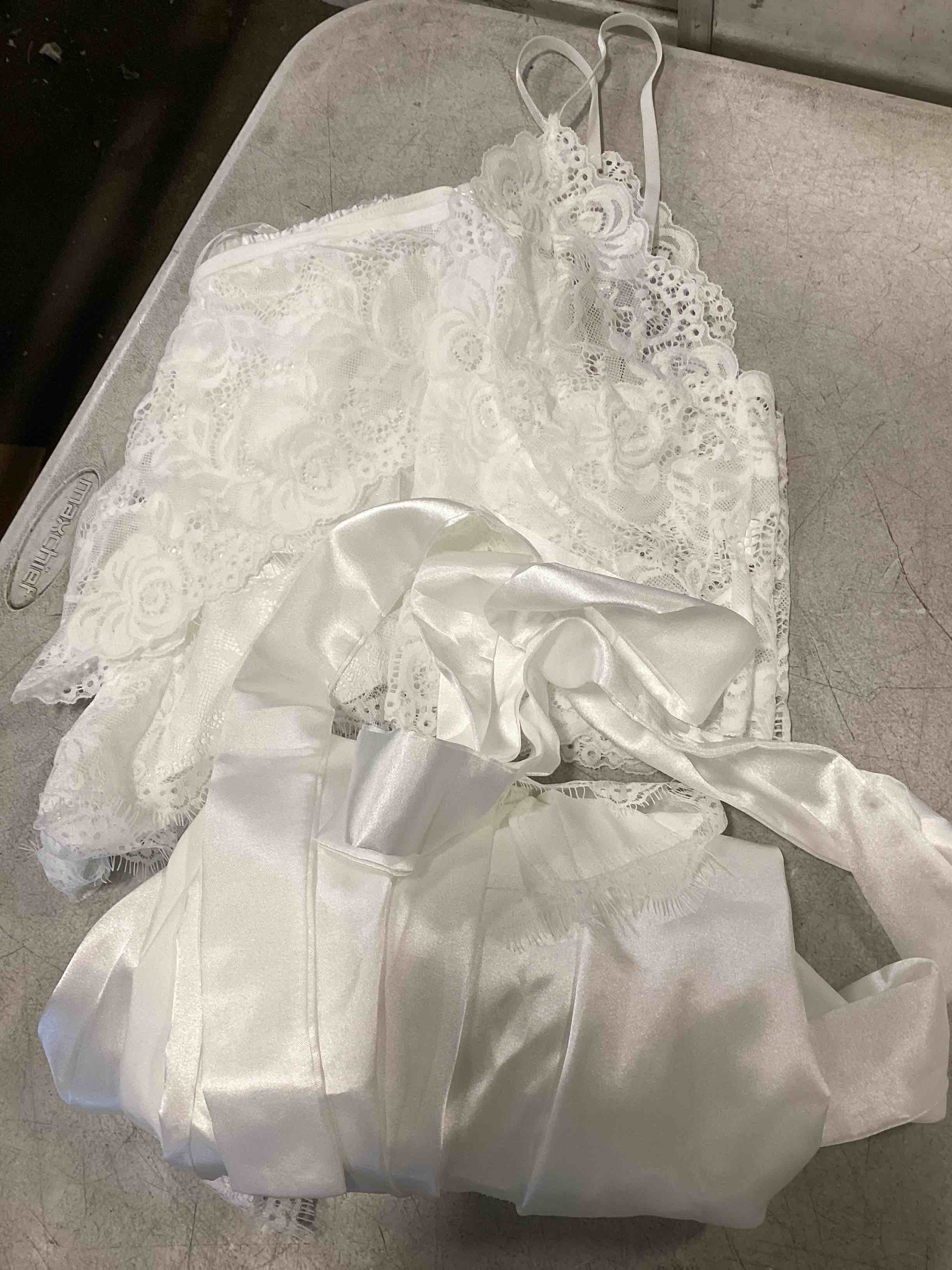 https://s3.amazonaws.com/lotting-images-prod/bidfta/PPE0443215_1728589388592.jpeg