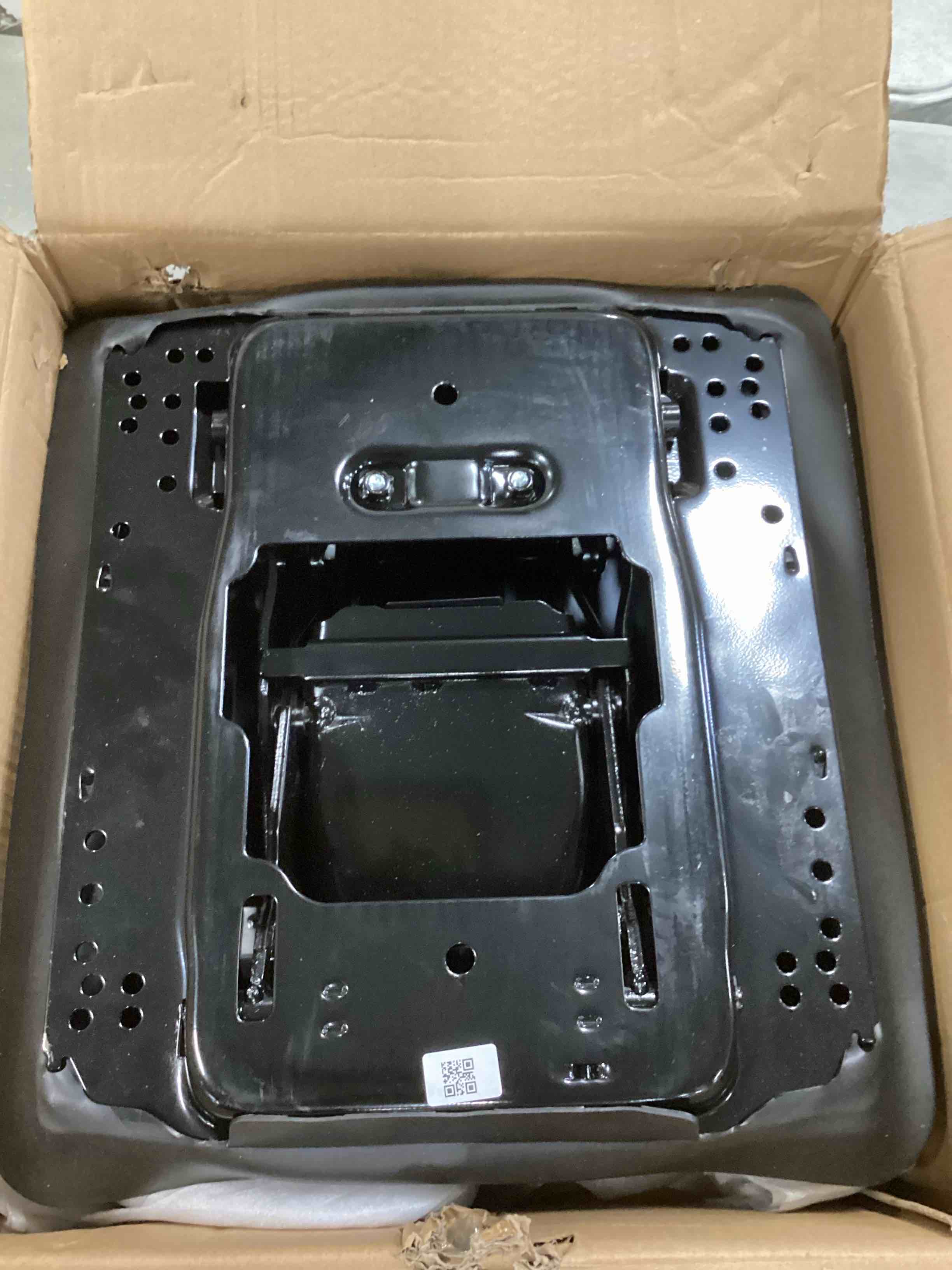 https://s3.amazonaws.com/lotting-images-prod/bidfta/PPE0443436_1728490416551.jpeg