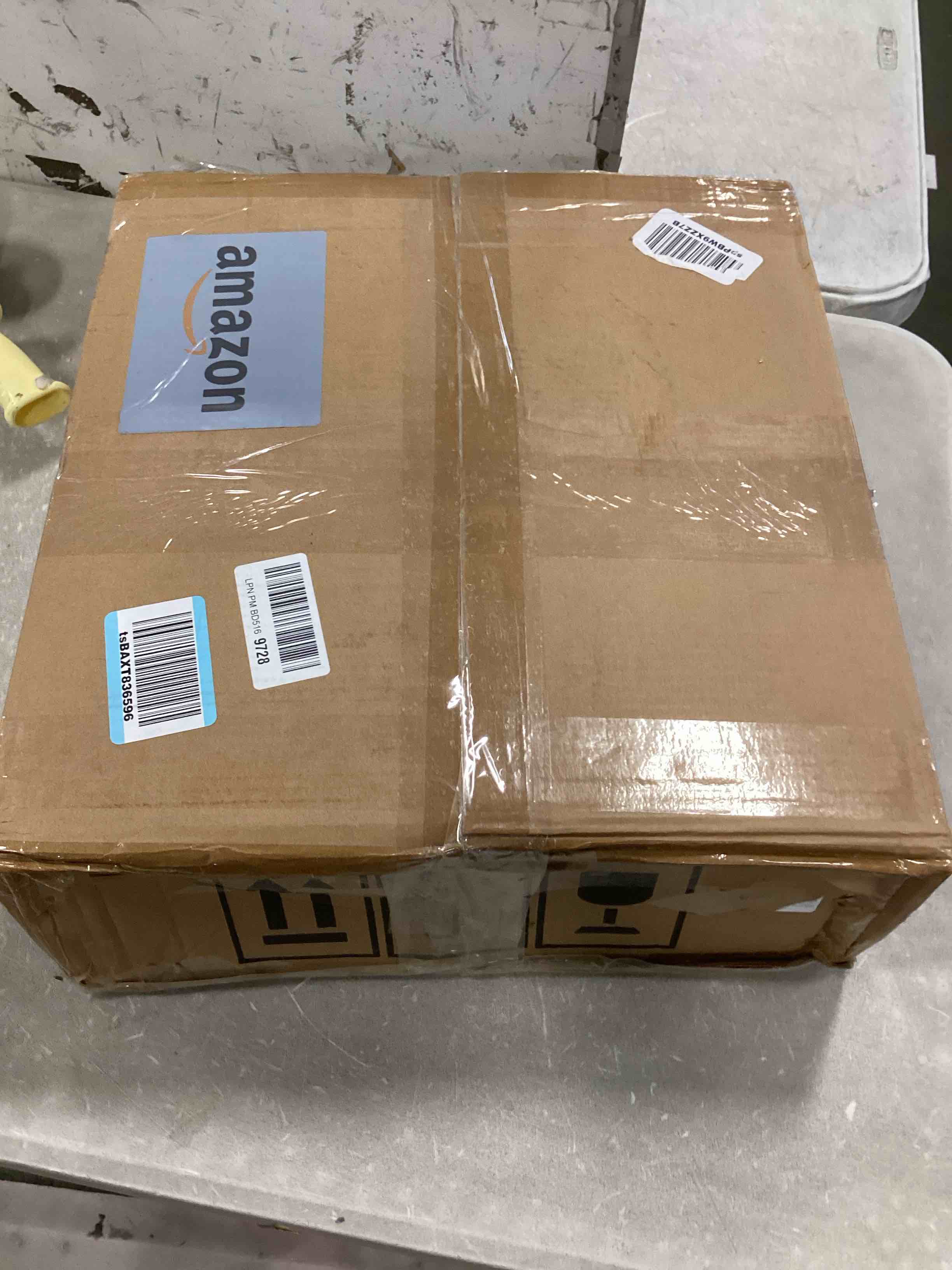 https://s3.amazonaws.com/lotting-images-prod/bidfta/PPE0443436_1728490437349.jpeg