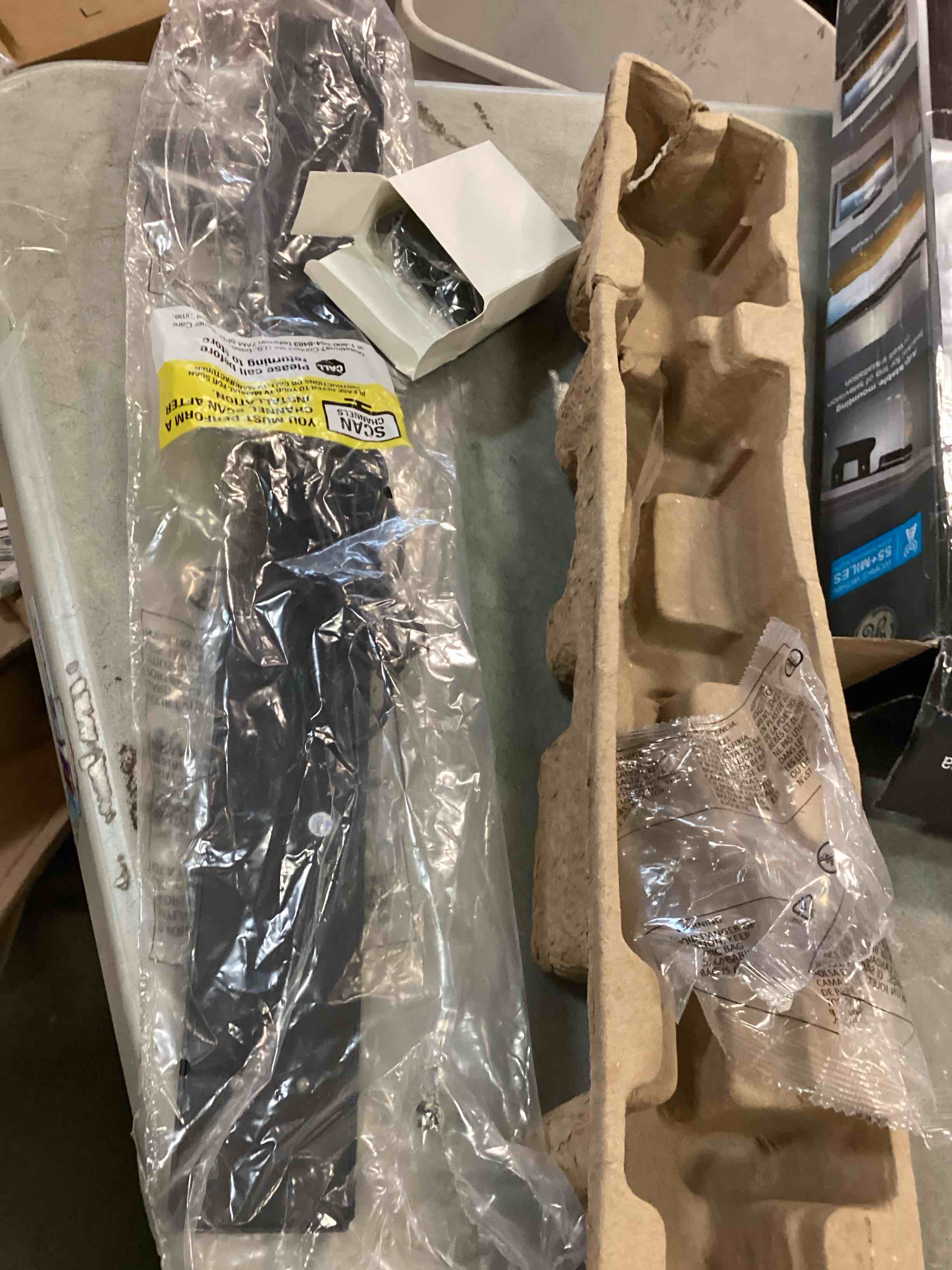https://s3.amazonaws.com/lotting-images-prod/bidfta/PPE0443851_1728303987258.jpeg