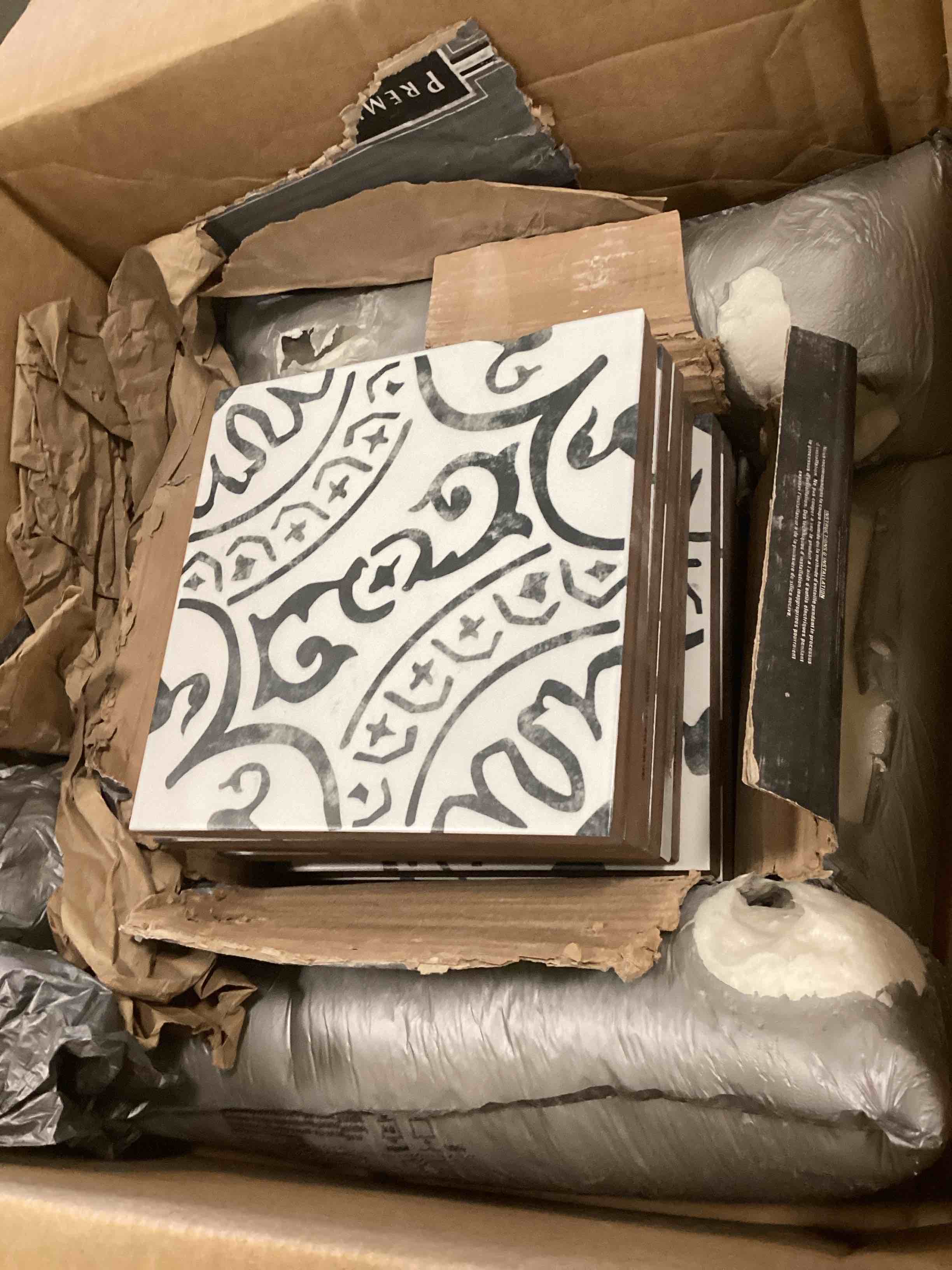 https://s3.amazonaws.com/lotting-images-prod/bidfta/PPE0443932_1727968886148.jpeg