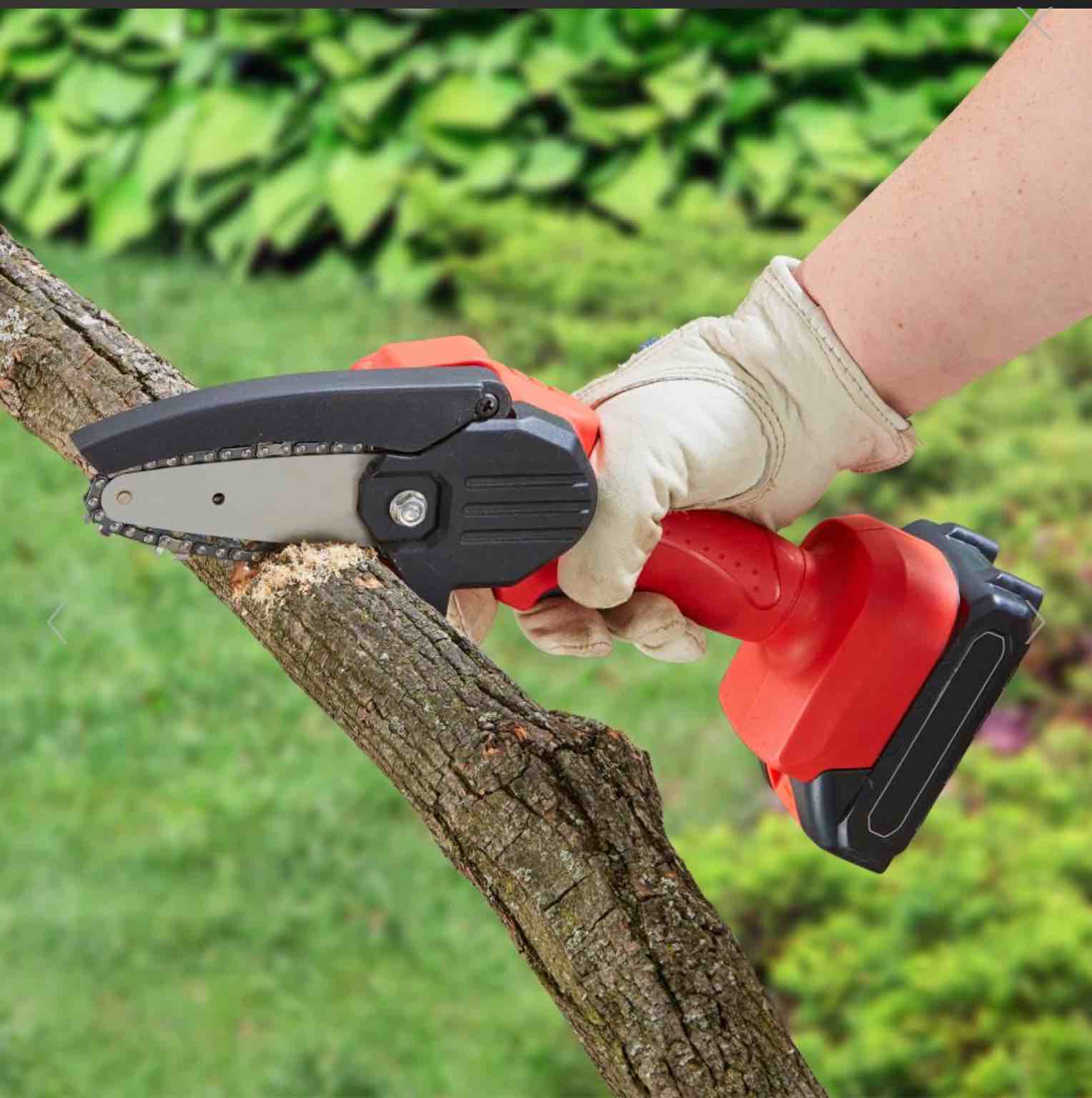 The Rechargeable Mini Chainsaw