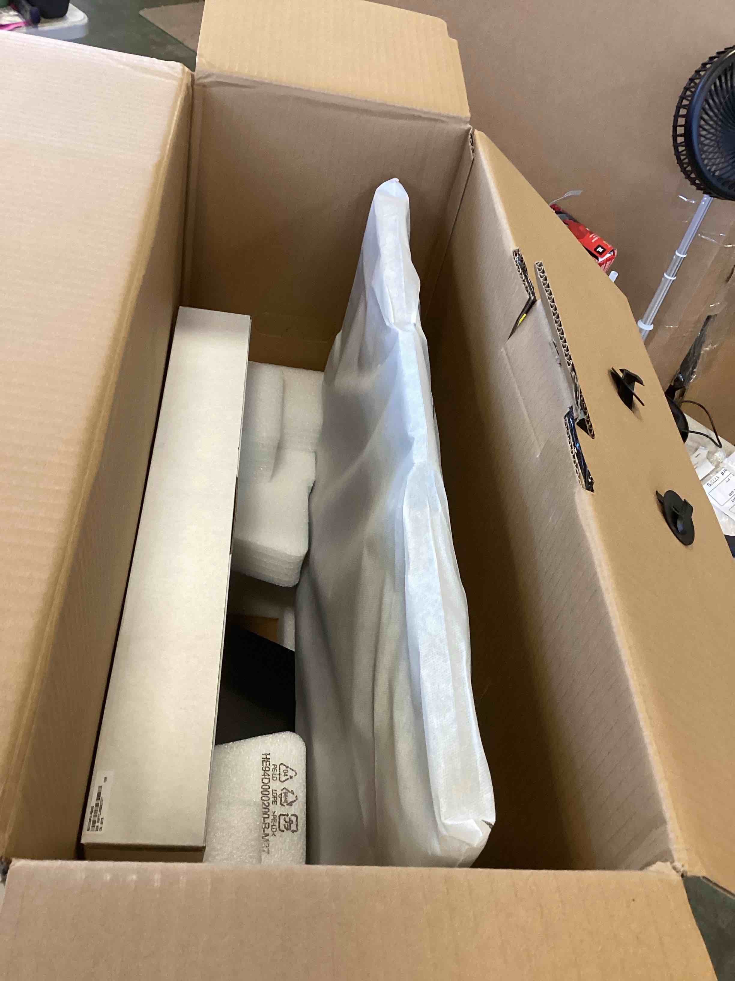 https://s3.amazonaws.com/lotting-images-prod/bidfta/PPE0445255_1728068563767.jpeg