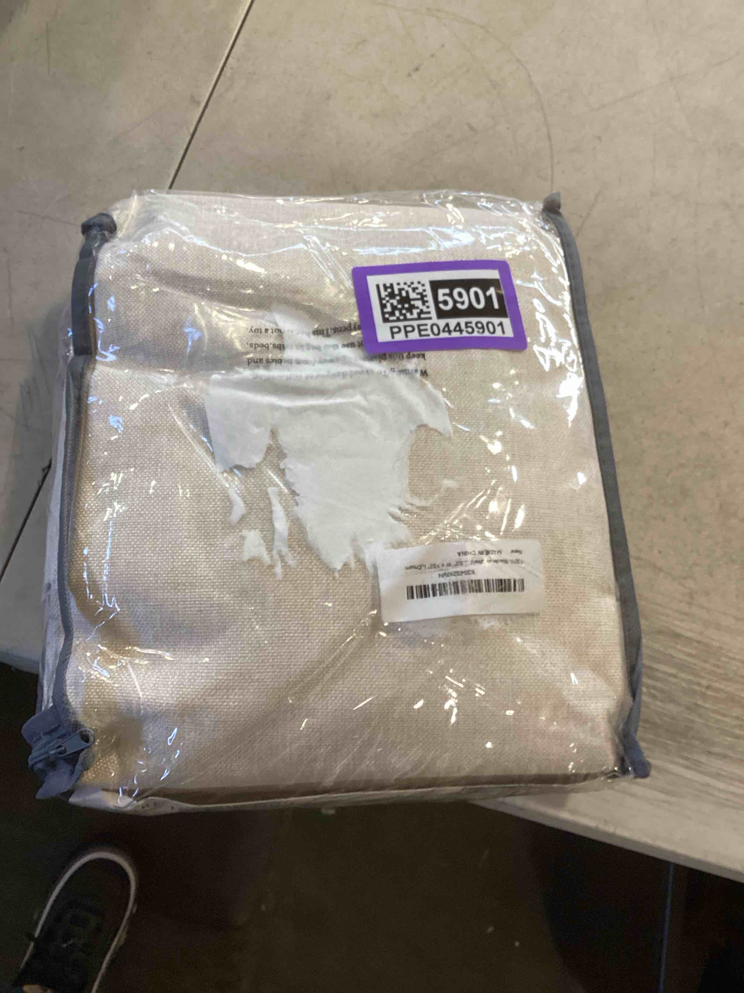 https://s3.amazonaws.com/lotting-images-prod/bidfta/PPE0445901_1727960319636.jpeg