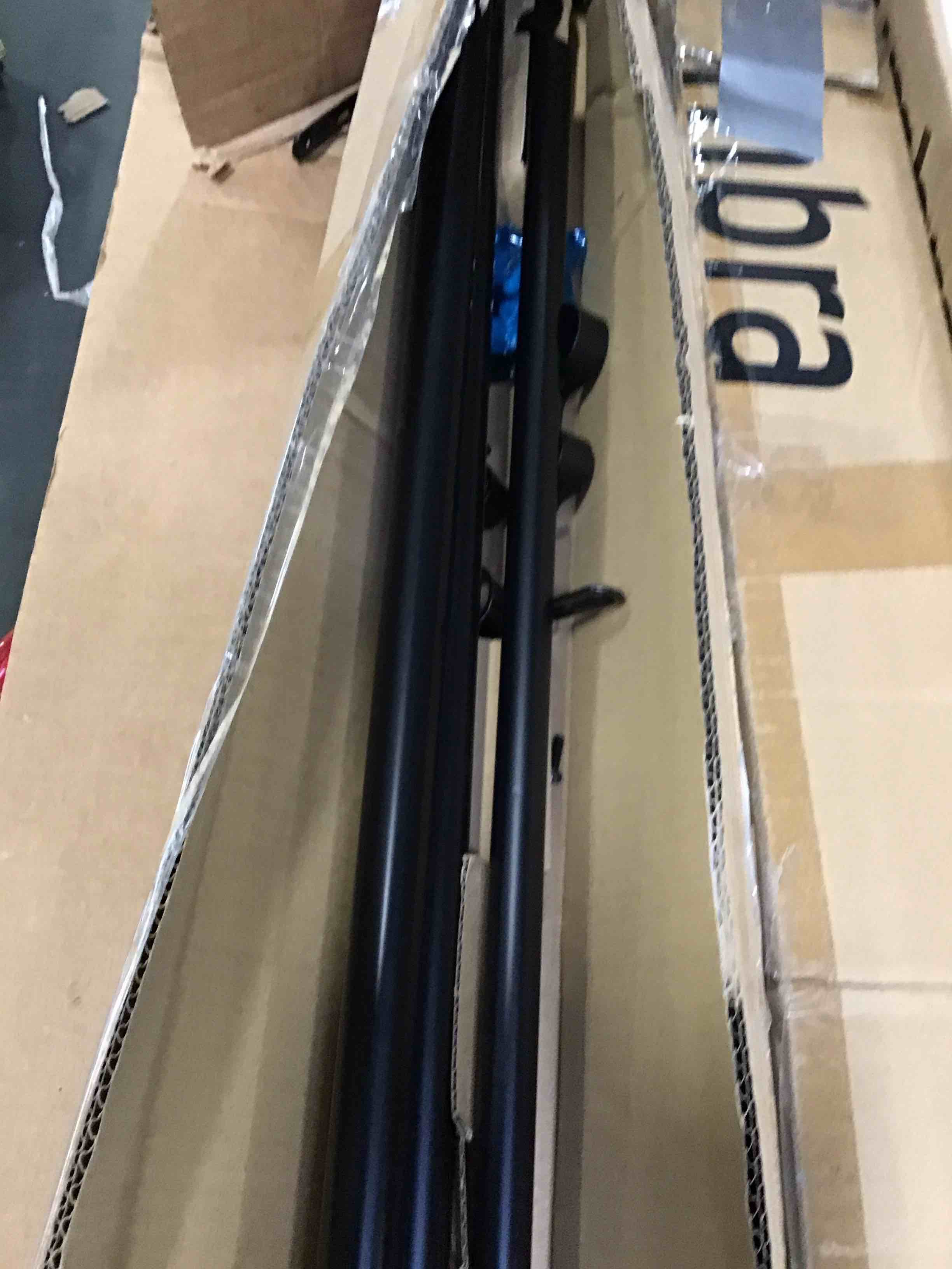 https://s3.amazonaws.com/lotting-images-prod/bidfta/PPE0448536_1738259244845.jpeg