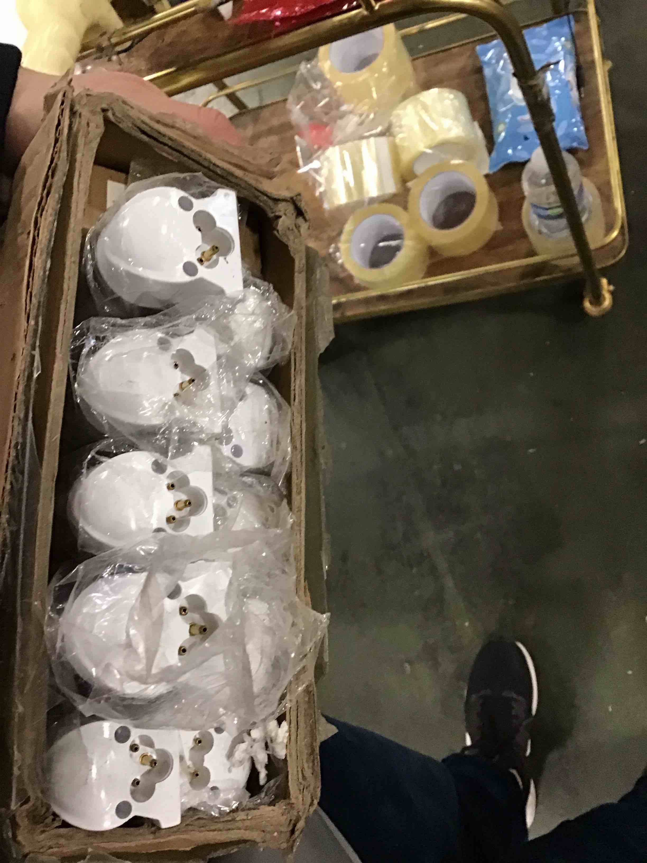https://s3.amazonaws.com/lotting-images-prod/bidfta/PPE0448580_1738243830439.jpeg