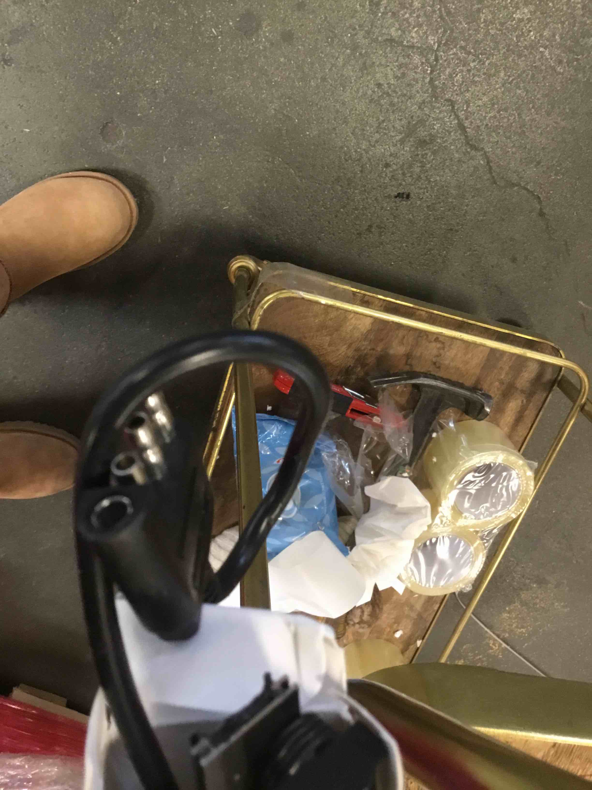 https://s3.amazonaws.com/lotting-images-prod/bidfta/PPE0448960_1738001654307.jpeg