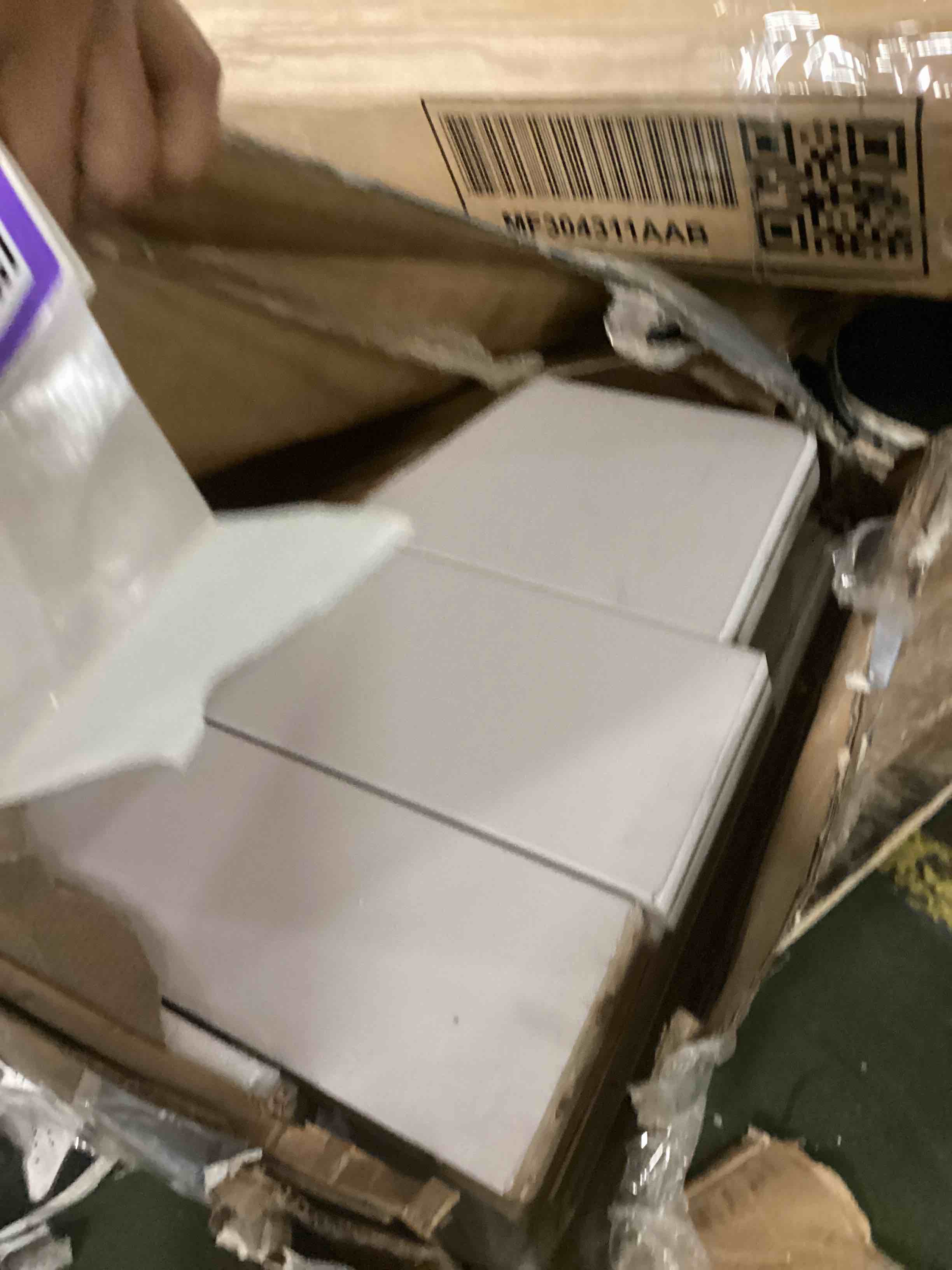https://s3.amazonaws.com/lotting-images-prod/bidfta/PPE0449875_1733281421648.jpeg