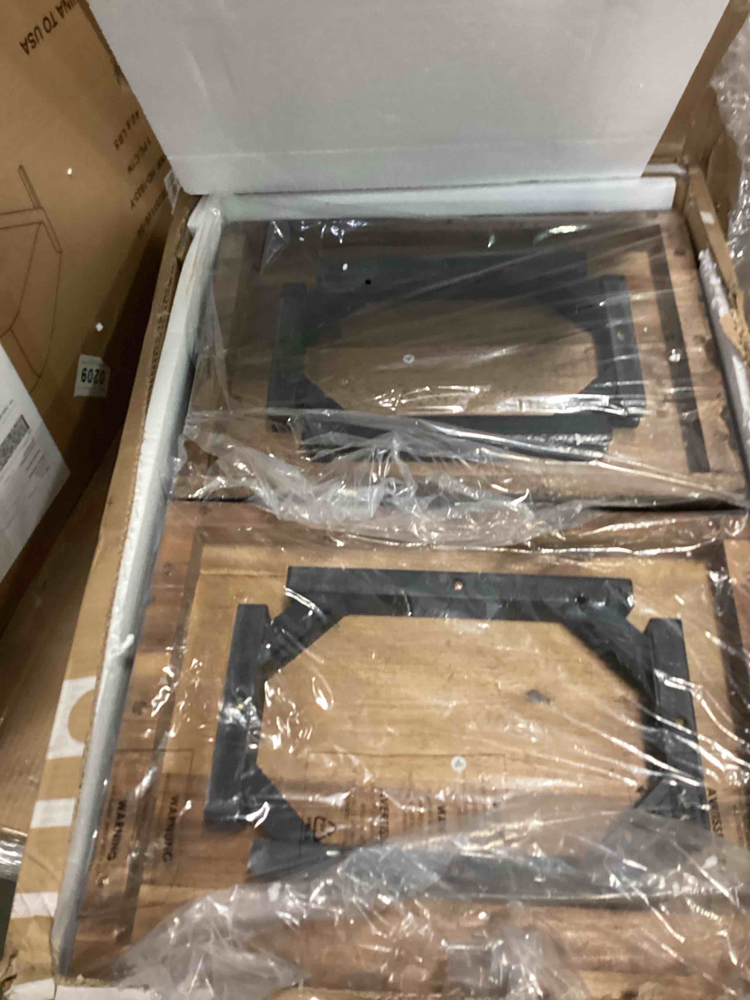 https://s3.amazonaws.com/lotting-images-prod/bidfta/PPE0450060_1734622923123.jpeg