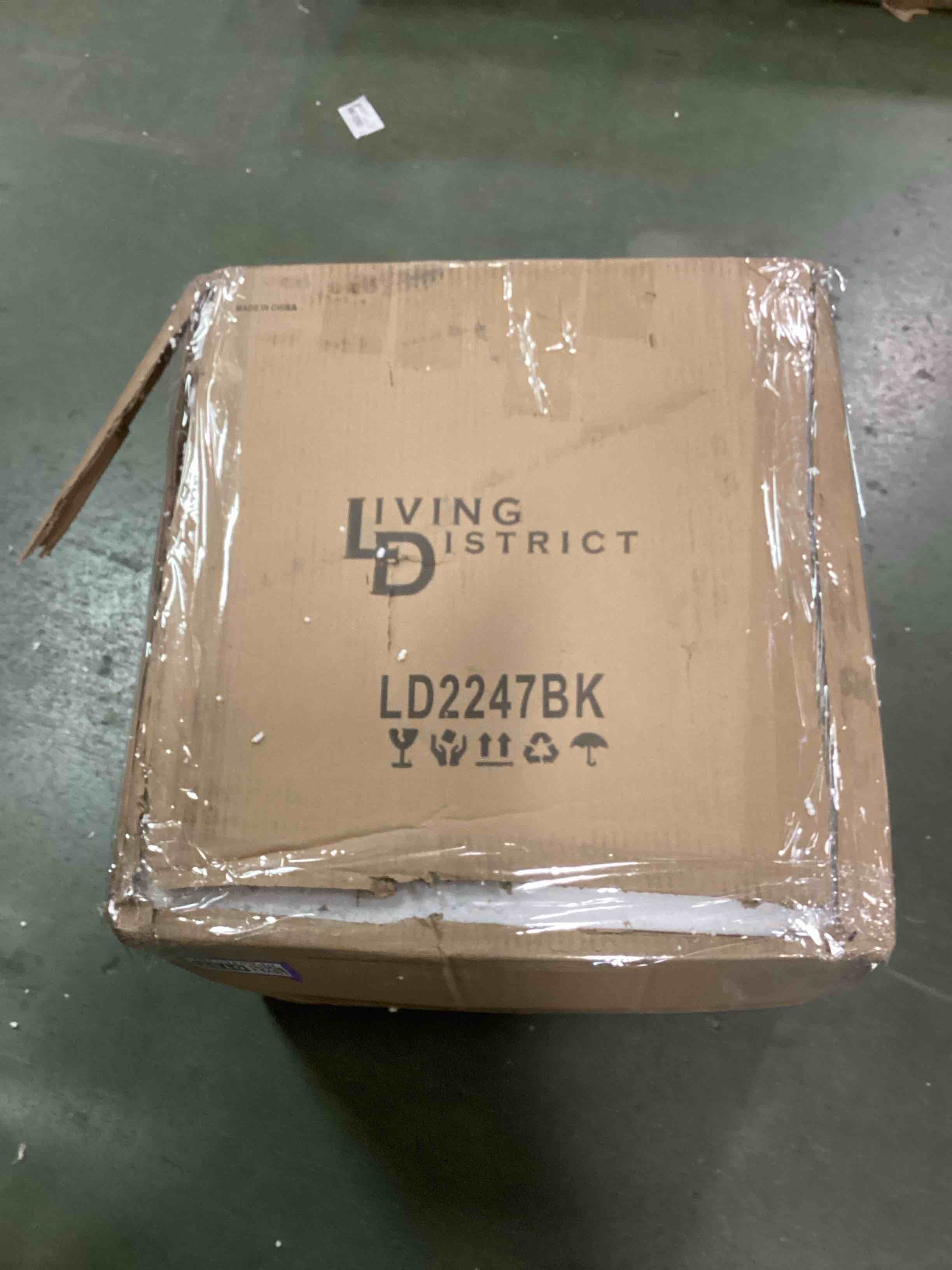 https://s3.amazonaws.com/lotting-images-prod/bidfta/PPE0450157_1734529691828.jpeg