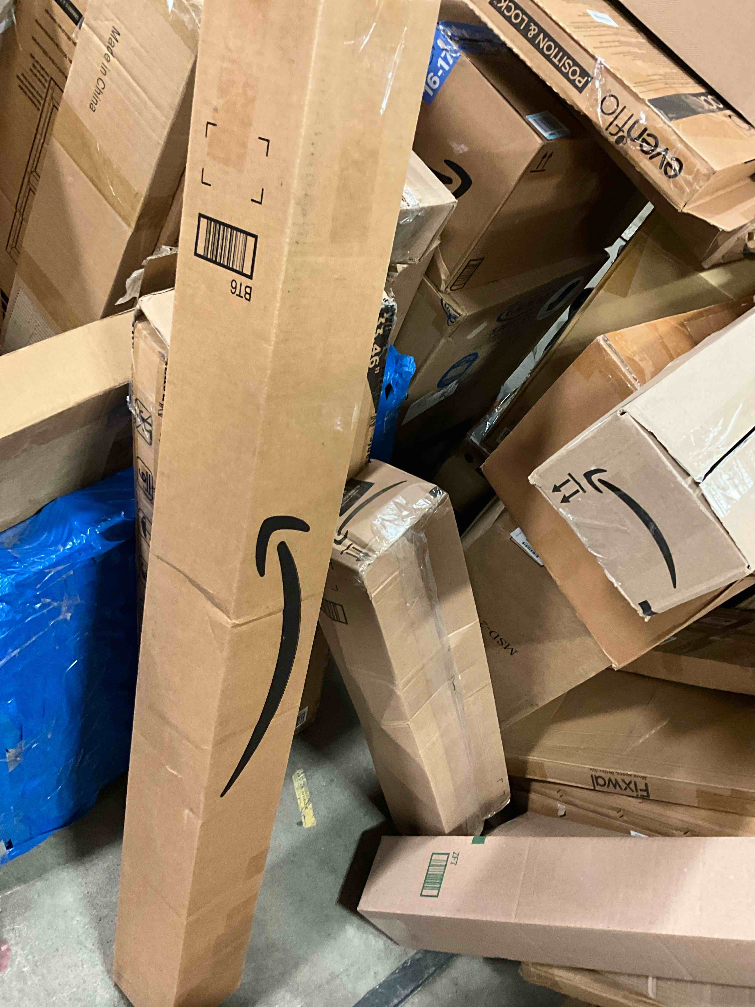 https://s3.amazonaws.com/lotting-images-prod/bidfta/PPE0457732_1729614097773.jpeg