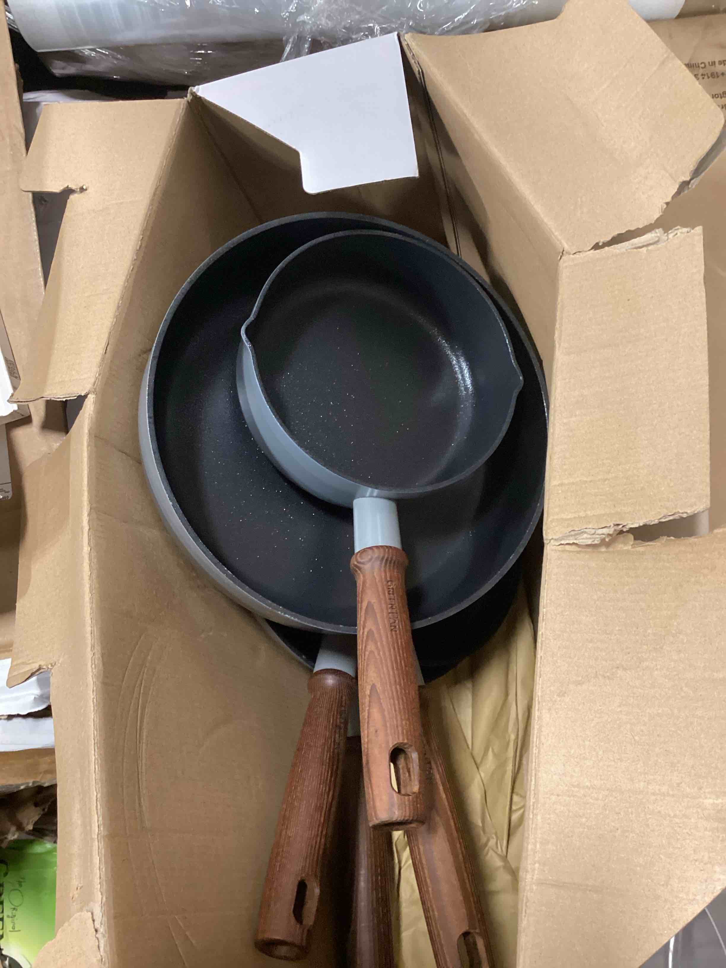 https://s3.amazonaws.com/lotting-images-prod/bidfta/PPE0461711_1732128403875.jpeg