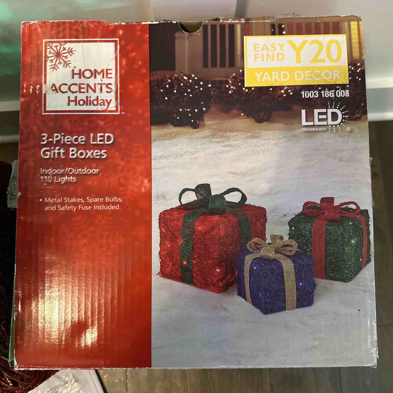 Home Accents Holiday 3-Piece Tinsel LED Gift. Boxes Holiday Yard Decoration