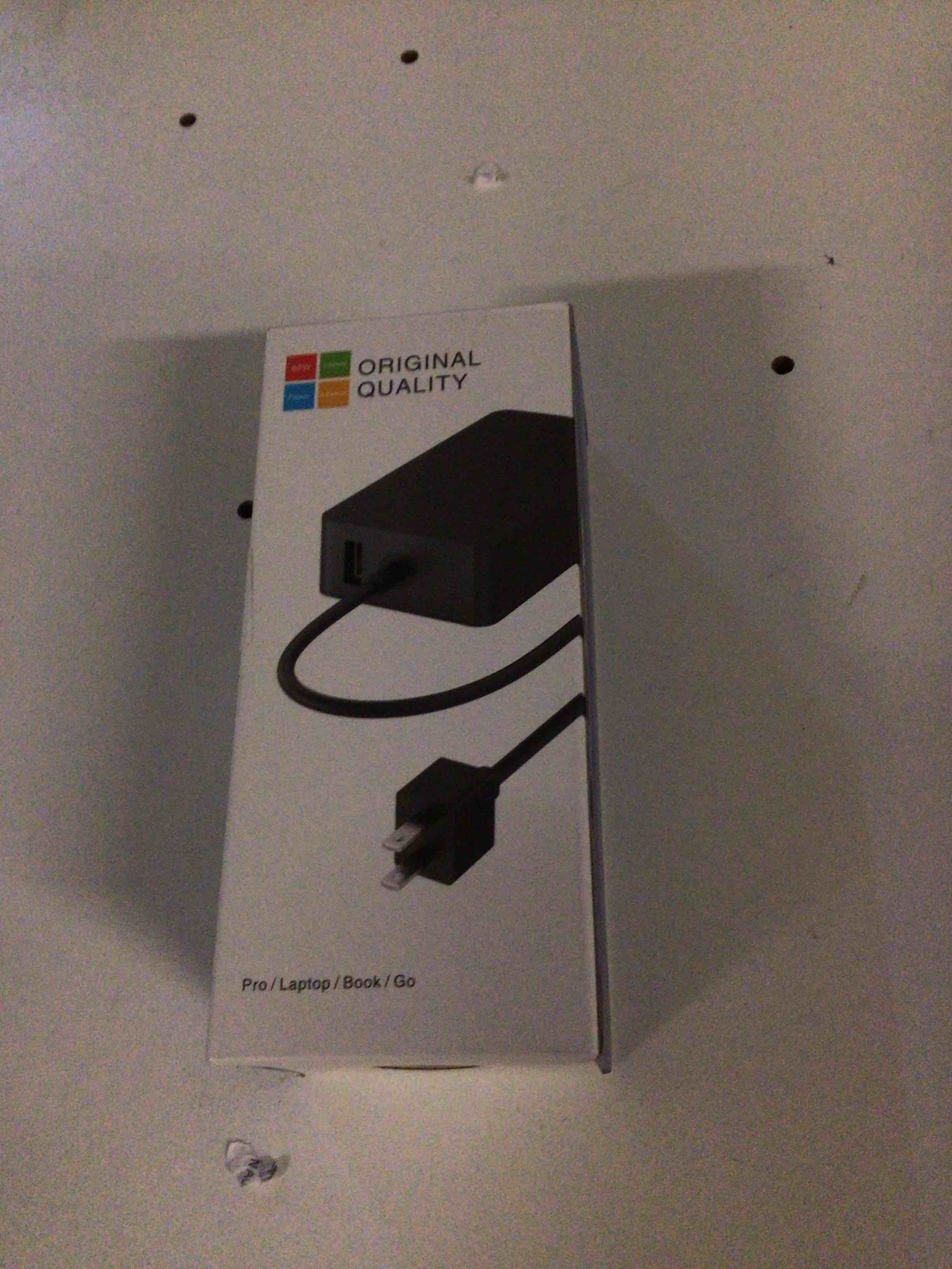 https://s3.amazonaws.com/lotting-images-prod/bidfta/PPE0462498_1748377225329.jpeg