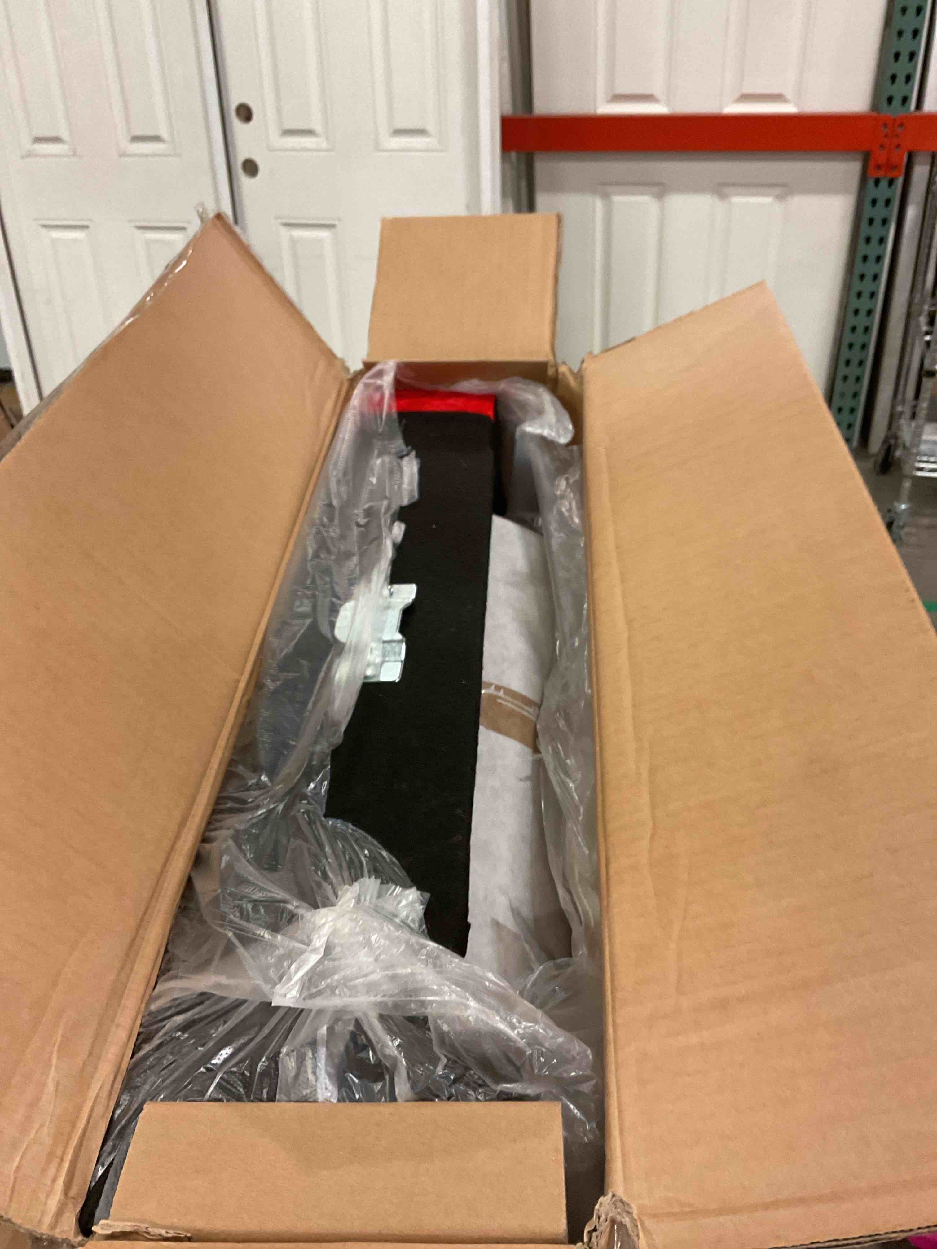 https://s3.amazonaws.com/lotting-images-prod/bidfta/PPE0468128_1738965766985.jpeg