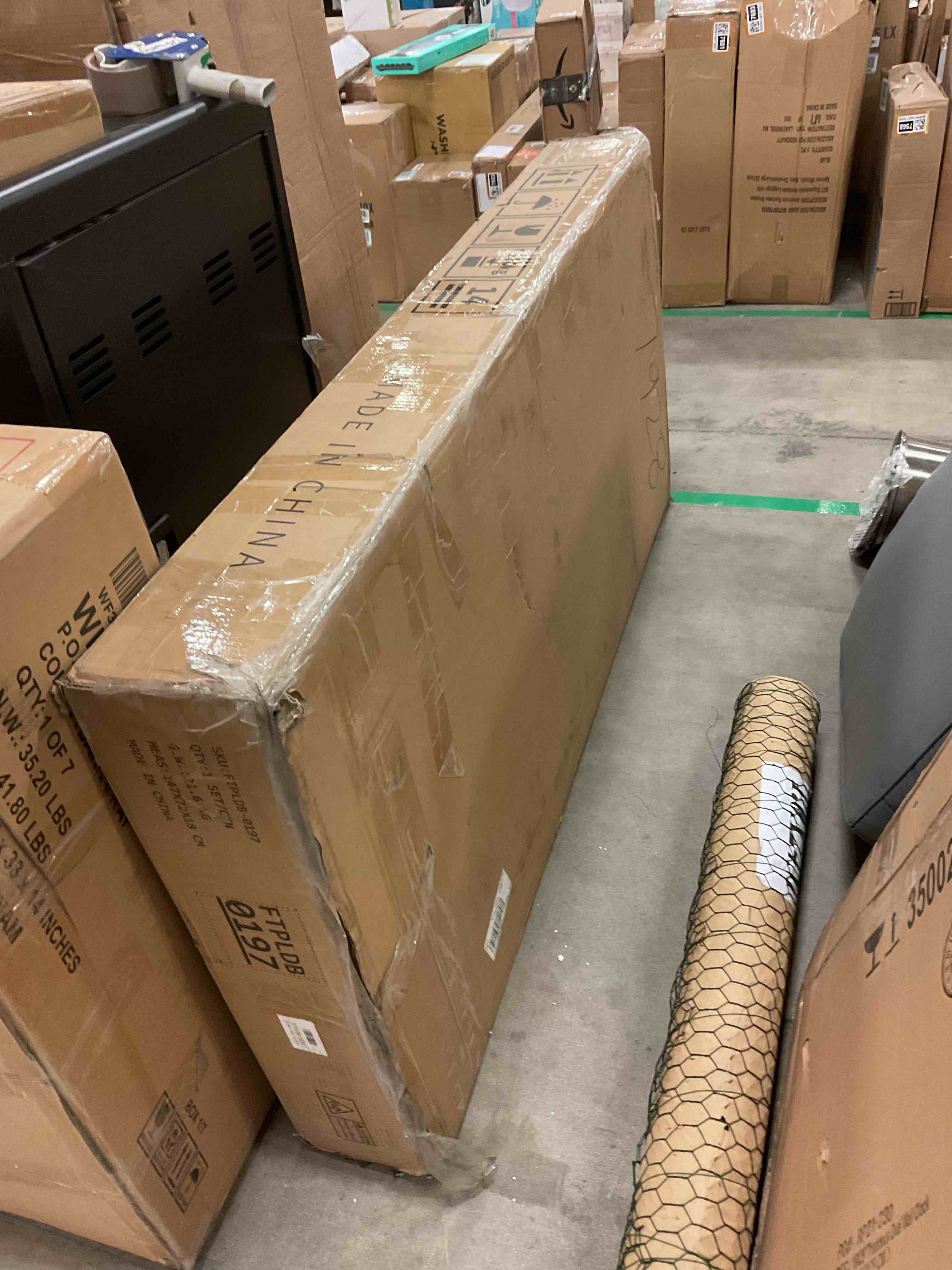 https://s3.amazonaws.com/lotting-images-prod/bidfta/PPE0468142_1738962833495.jpeg