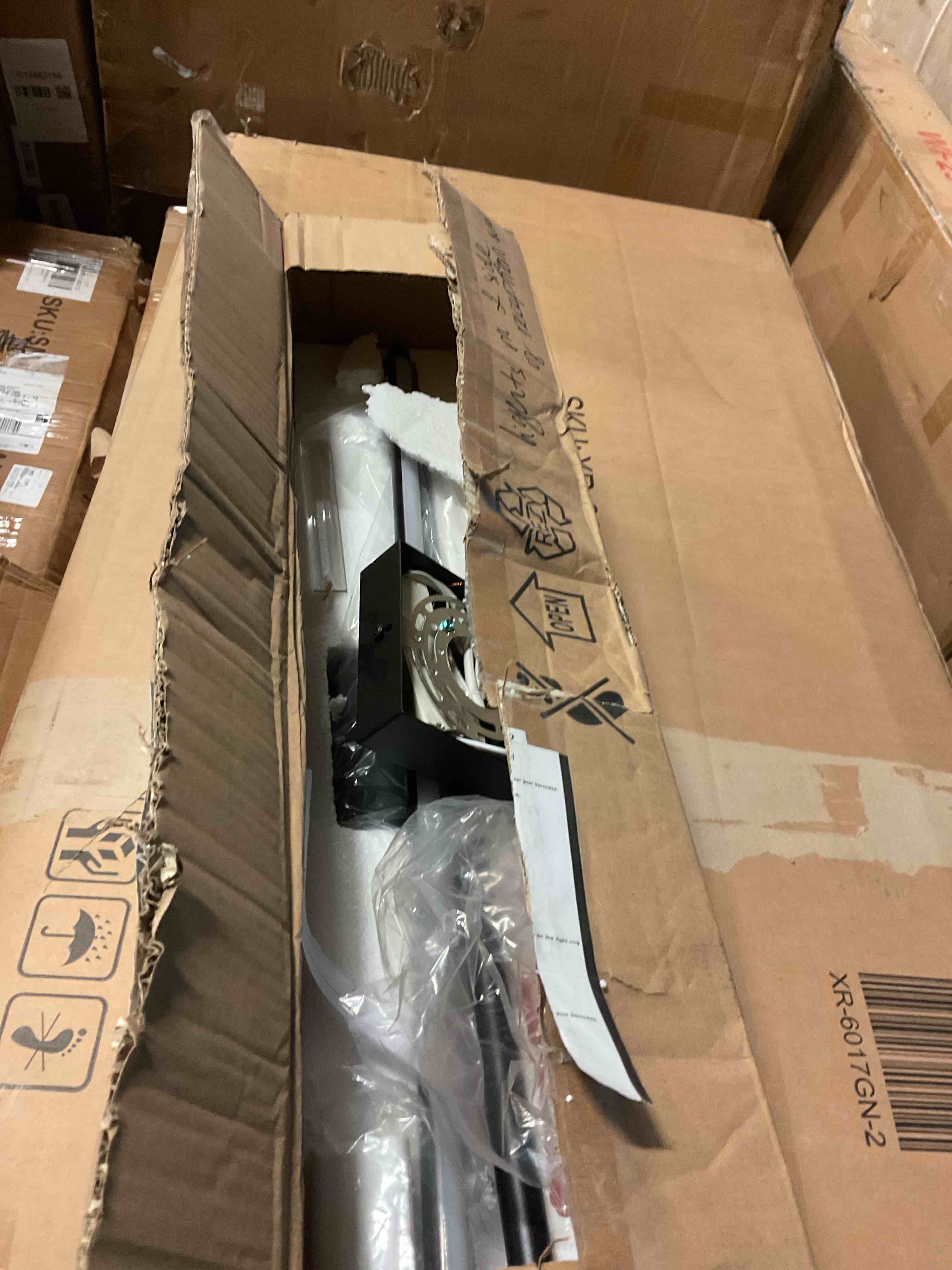 https://s3.amazonaws.com/lotting-images-prod/bidfta/PPE0468297_1738767033046.jpeg