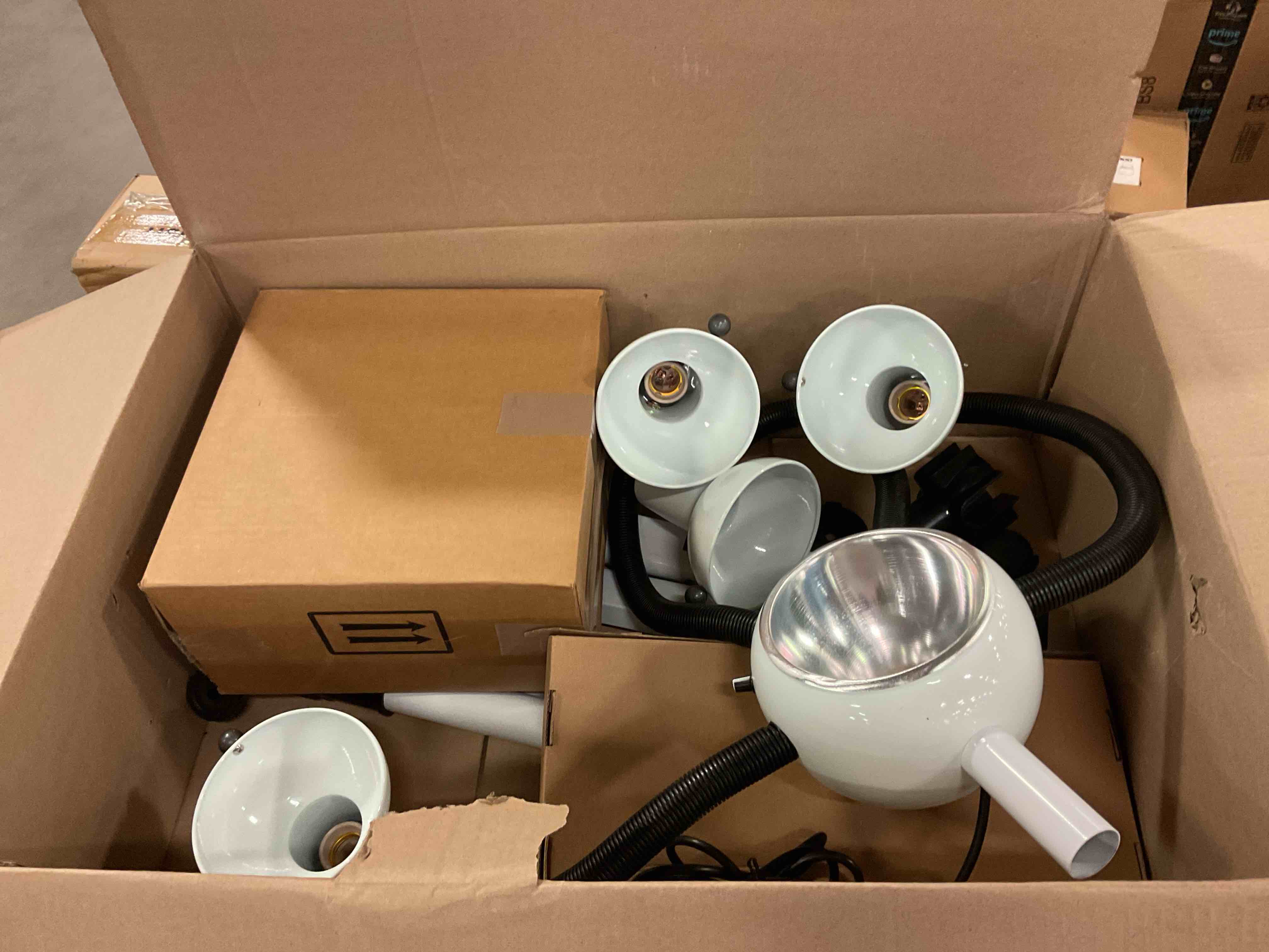 https://s3.amazonaws.com/lotting-images-prod/bidfta/PPE0468794_1738679825352.jpeg