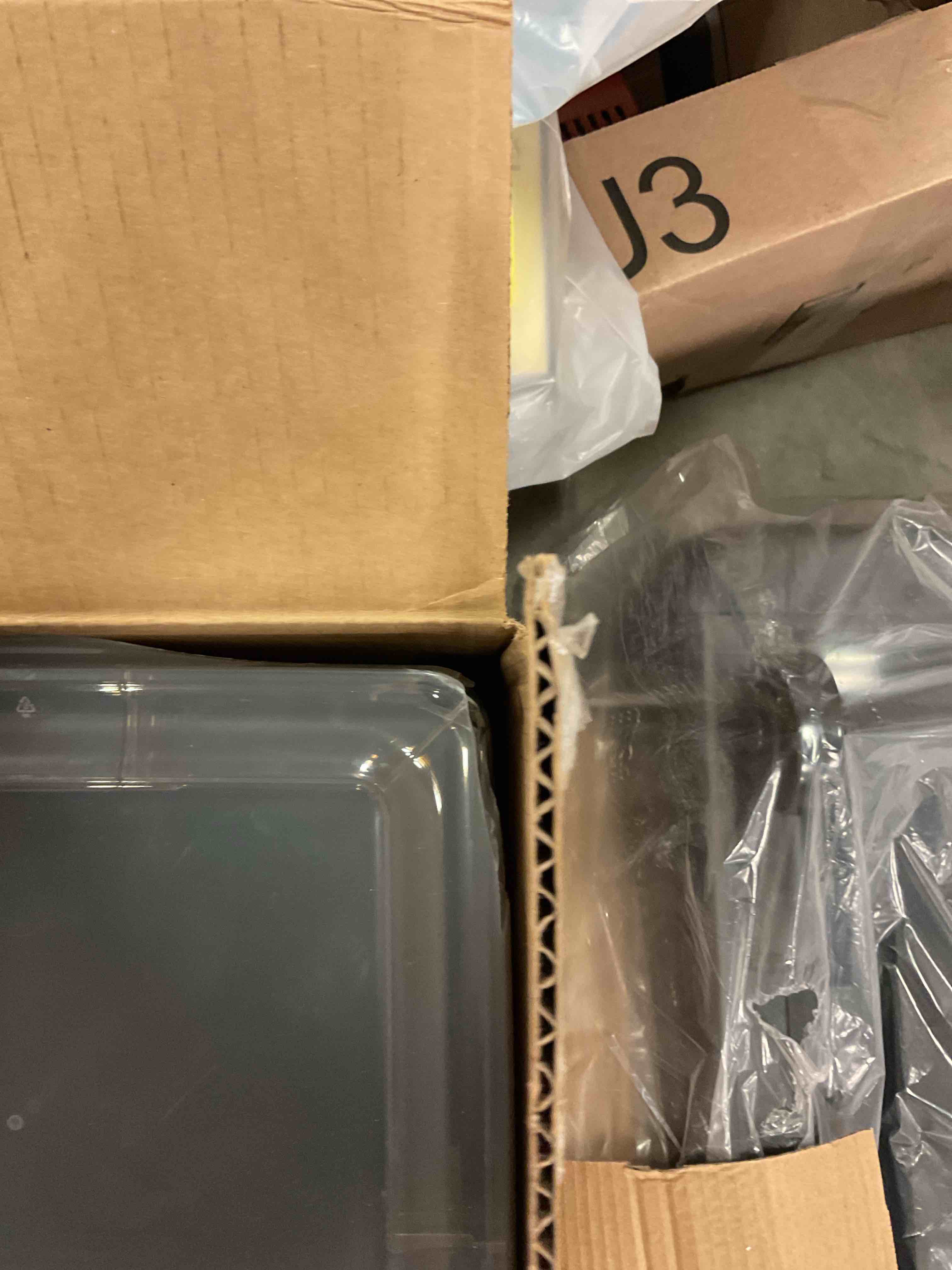 https://s3.amazonaws.com/lotting-images-prod/bidfta/PPE0468819_1738013105278.jpeg