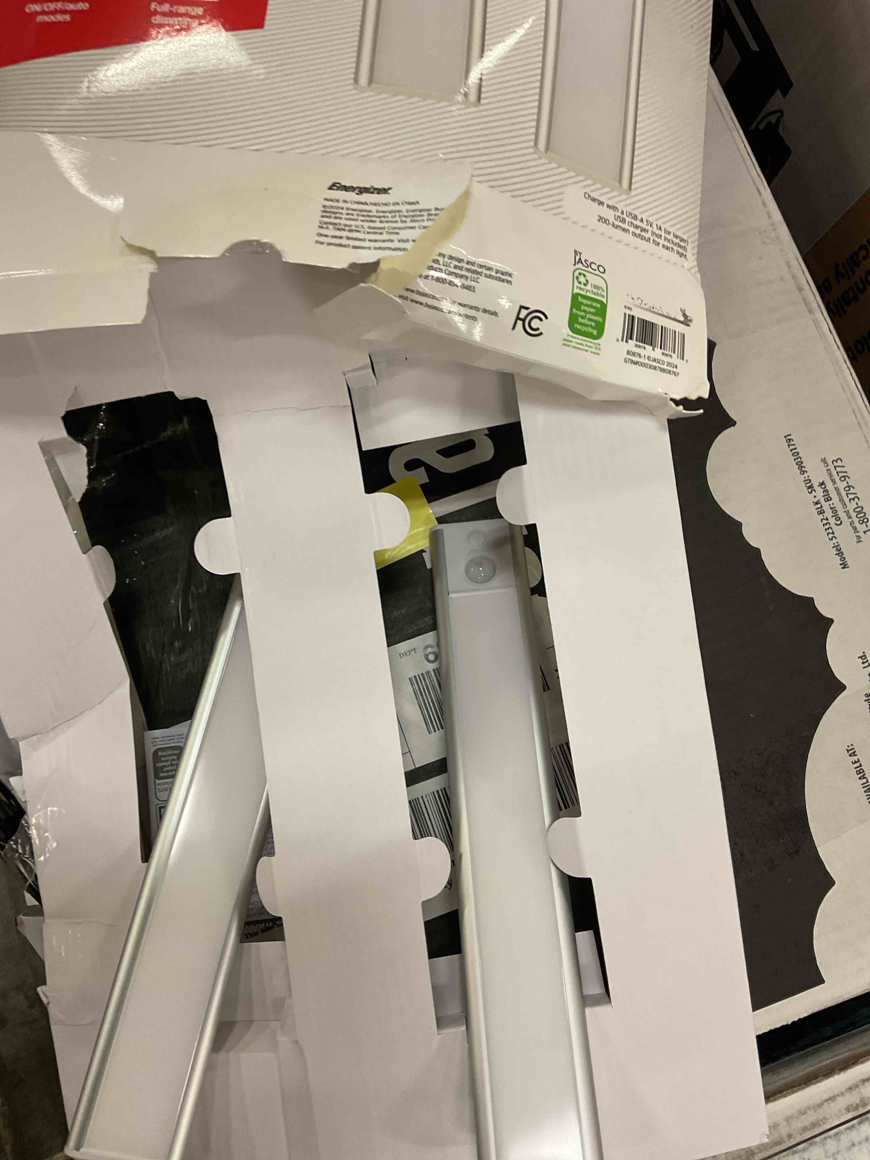 https://s3.amazonaws.com/lotting-images-prod/bidfta/PPE0468863_1737996772466.jpeg