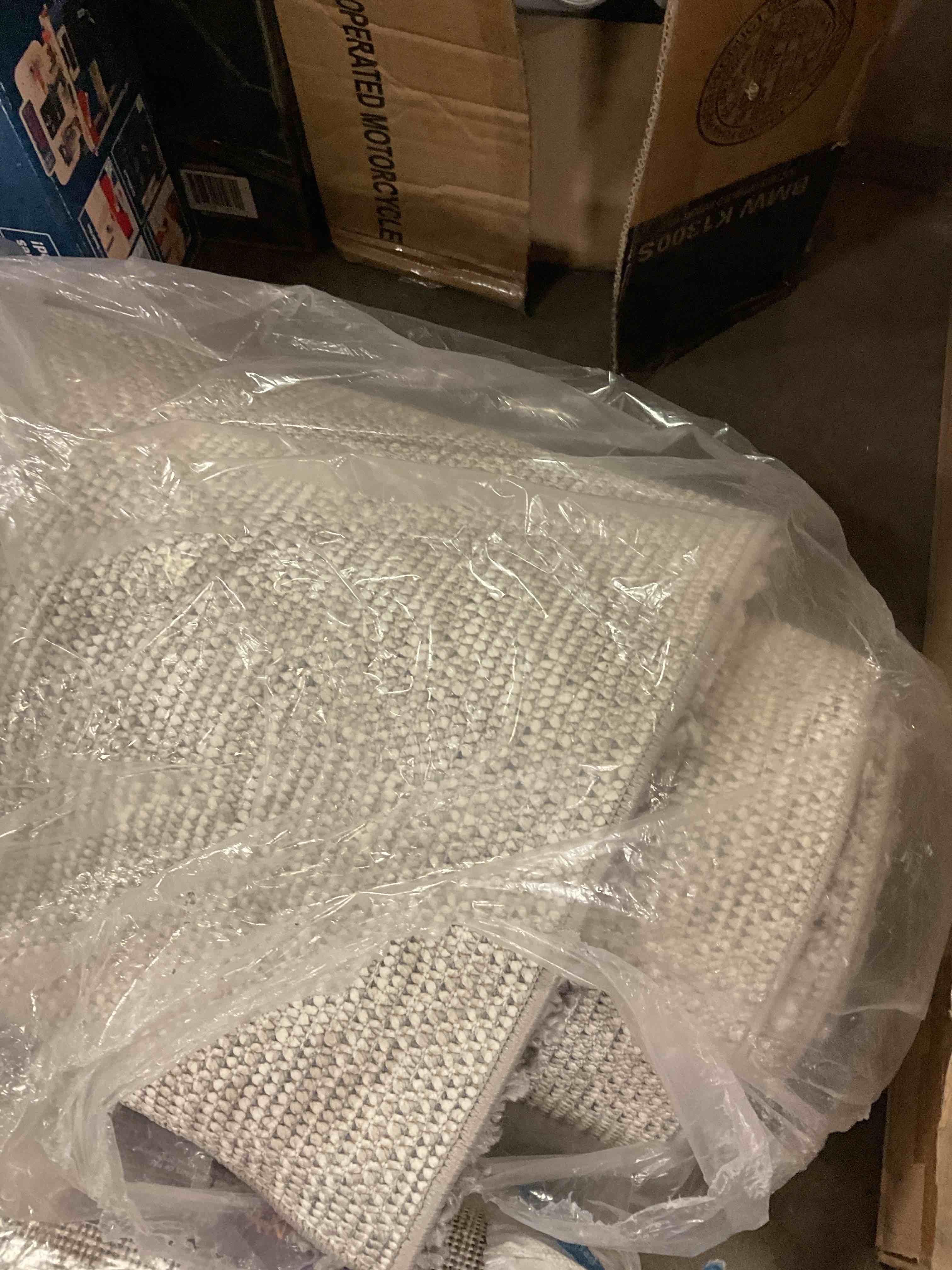 https://s3.amazonaws.com/lotting-images-prod/bidfta/PPE0468940_1737744518337.jpeg