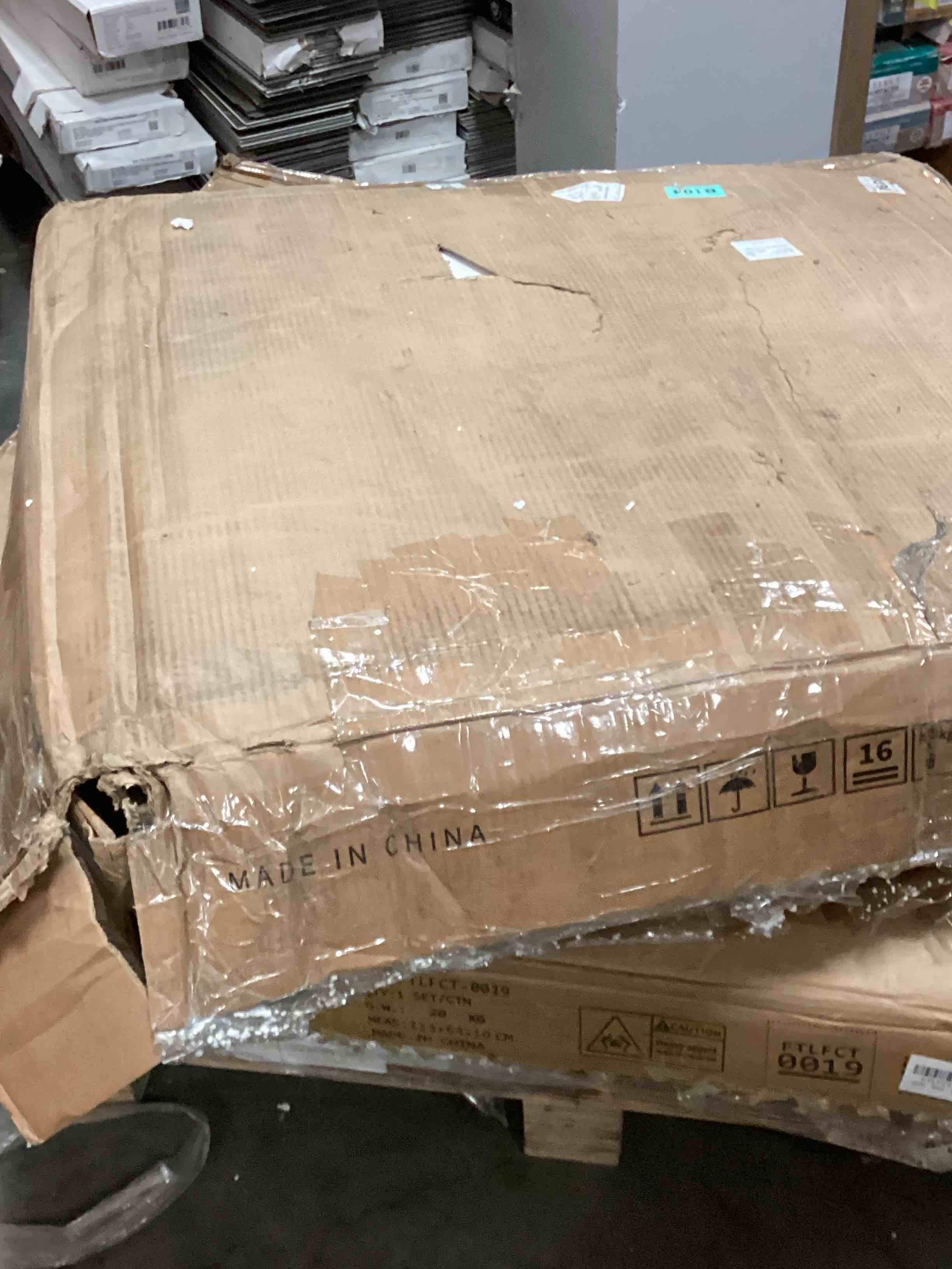 https://s3.amazonaws.com/lotting-images-prod/bidfta/PPE0473067_1734300763440.jpeg