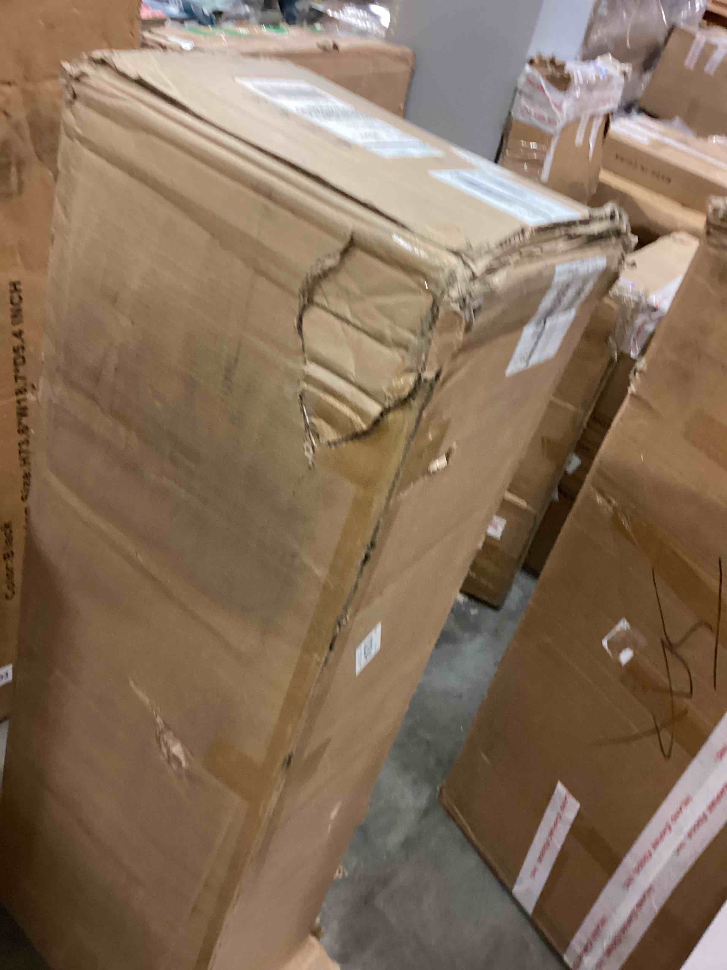 https://s3.amazonaws.com/lotting-images-prod/bidfta/PPE0473090_1734365252628.jpeg