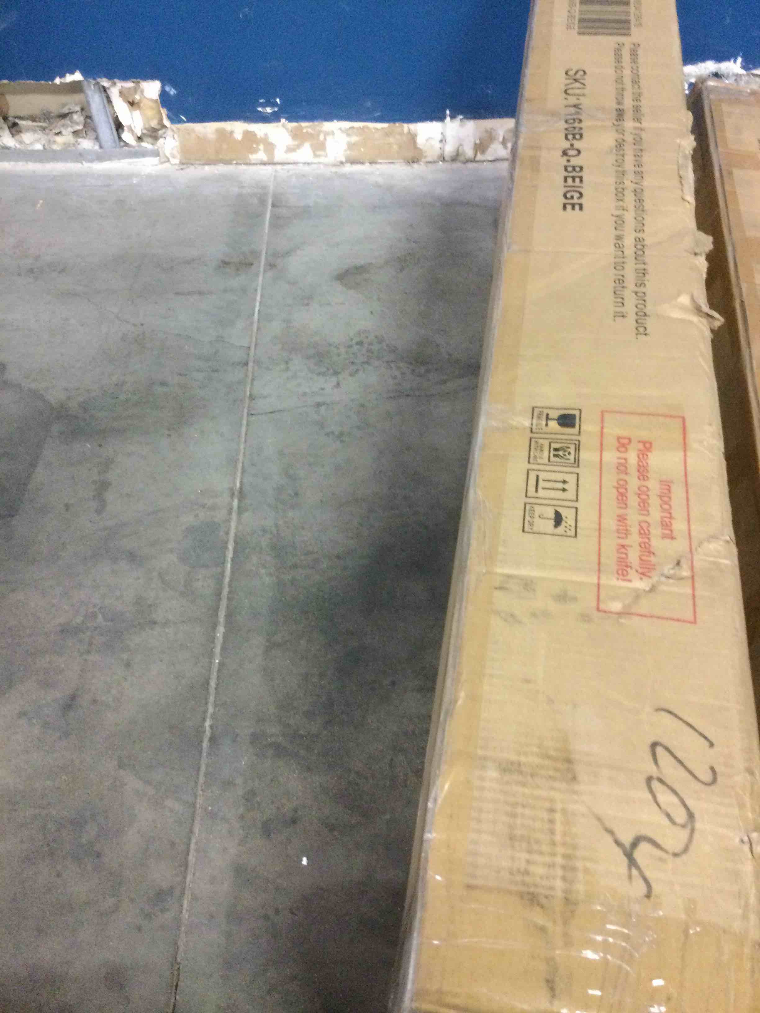 https://s3.amazonaws.com/lotting-images-prod/bidfta/PPE0473373_1733255833695.jpeg