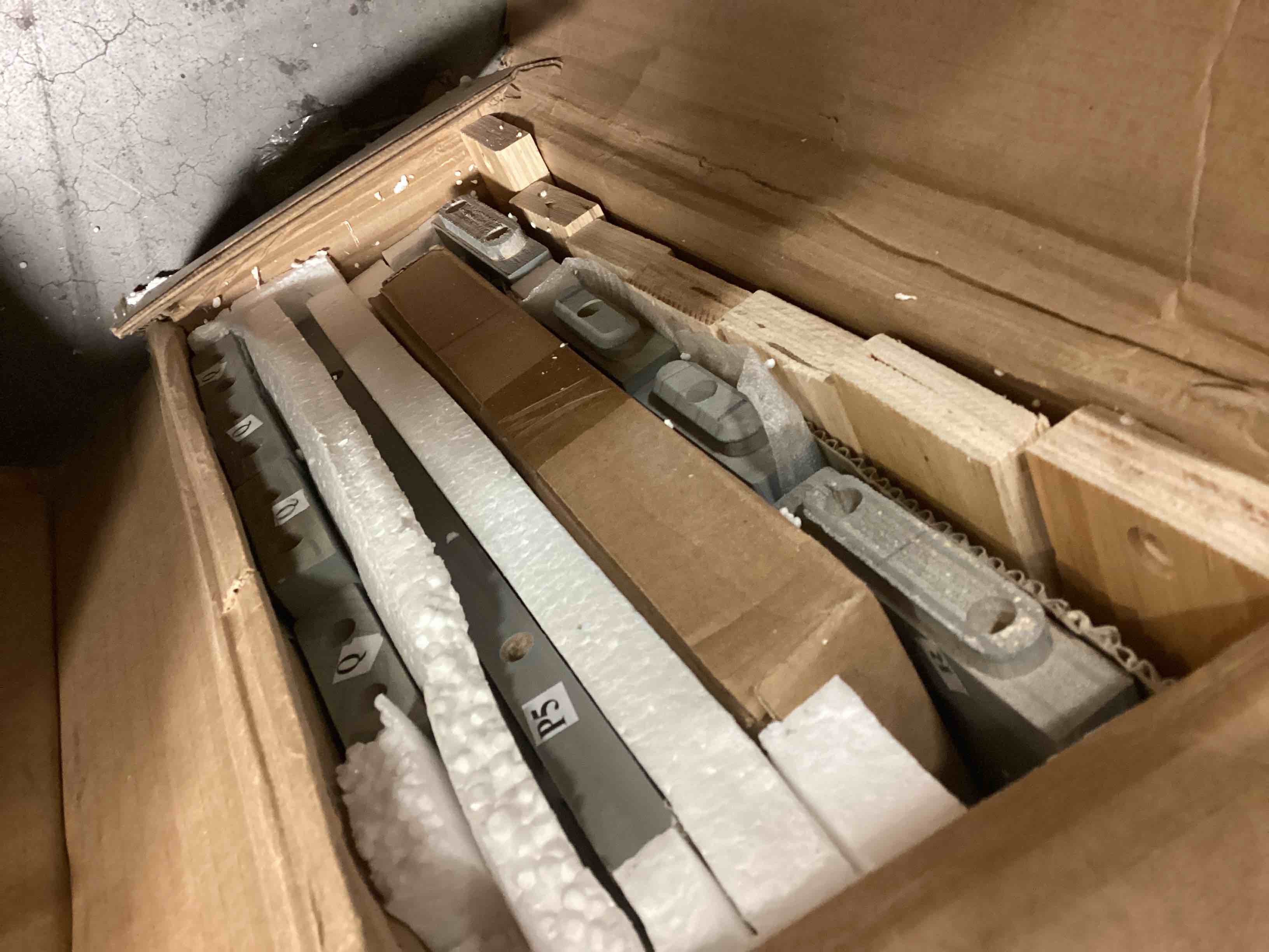 https://s3.amazonaws.com/lotting-images-prod/bidfta/PPE0475002_1729185179067.jpeg