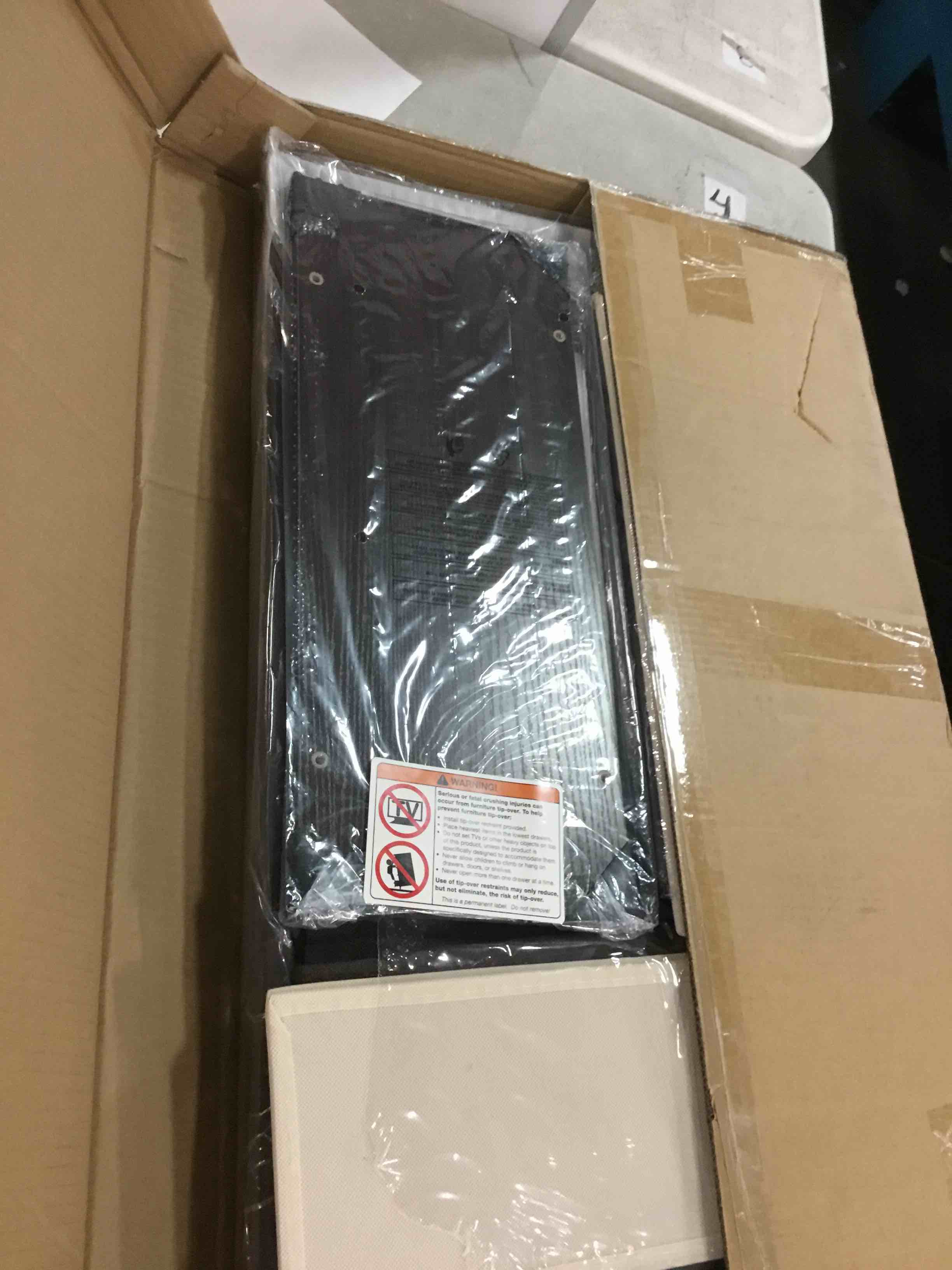https://s3.amazonaws.com/lotting-images-prod/bidfta/PPE0478801_1731109481515.jpeg