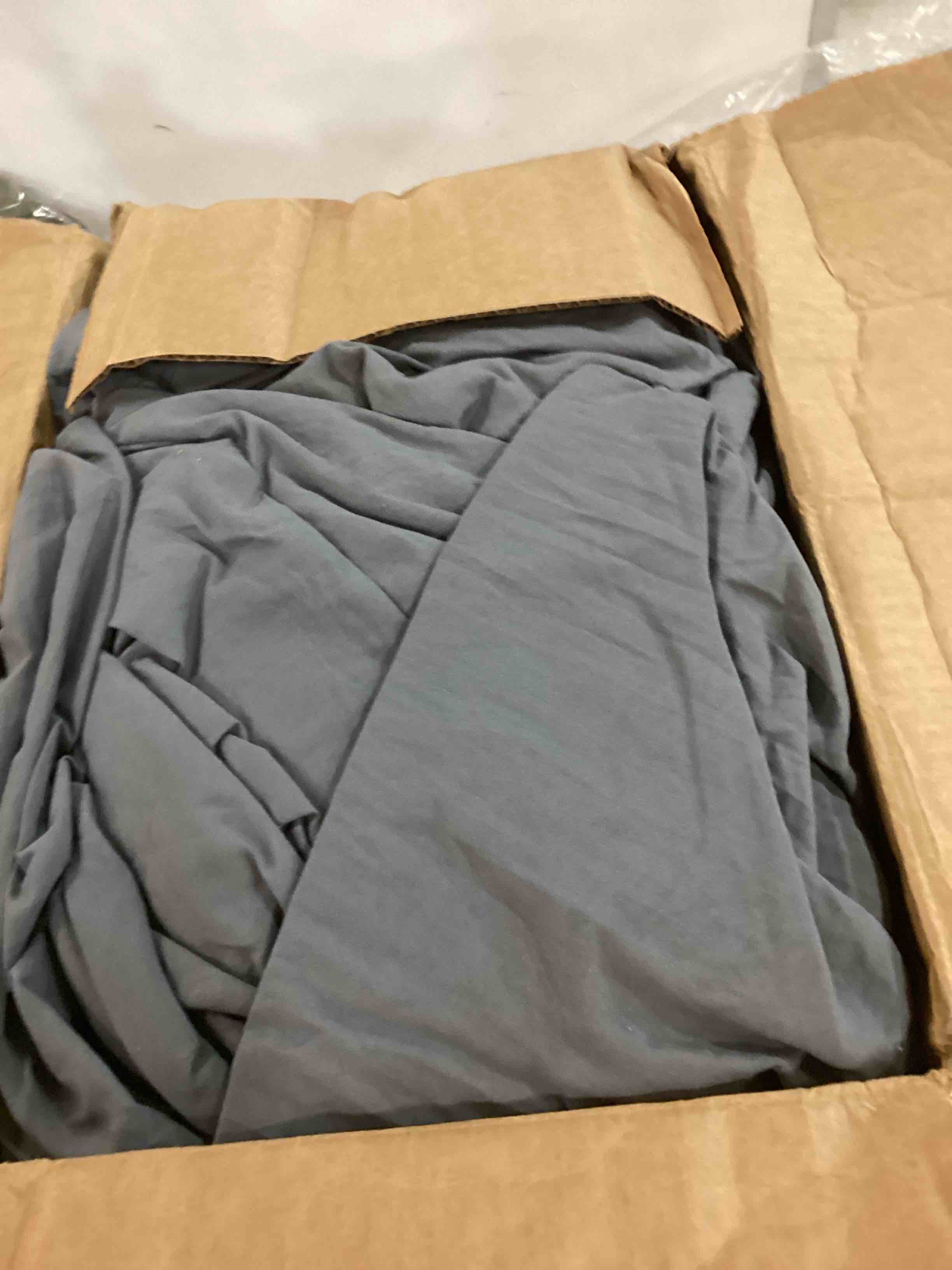 https://s3.amazonaws.com/lotting-images-prod/bidfta/PPE0479564_1730508463202.jpeg