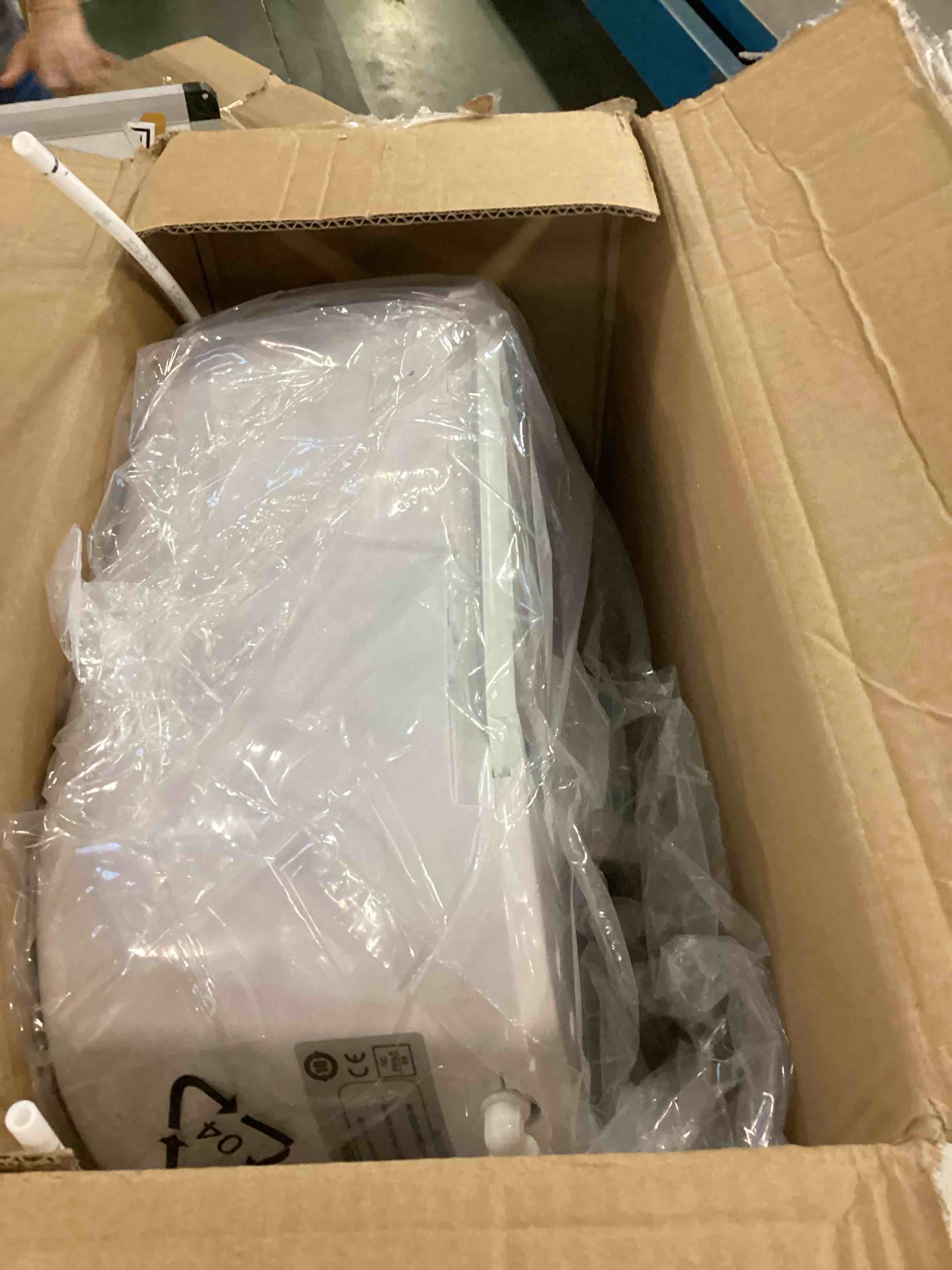 https://s3.amazonaws.com/lotting-images-prod/bidfta/PPE0479637_1730498515859.jpeg
