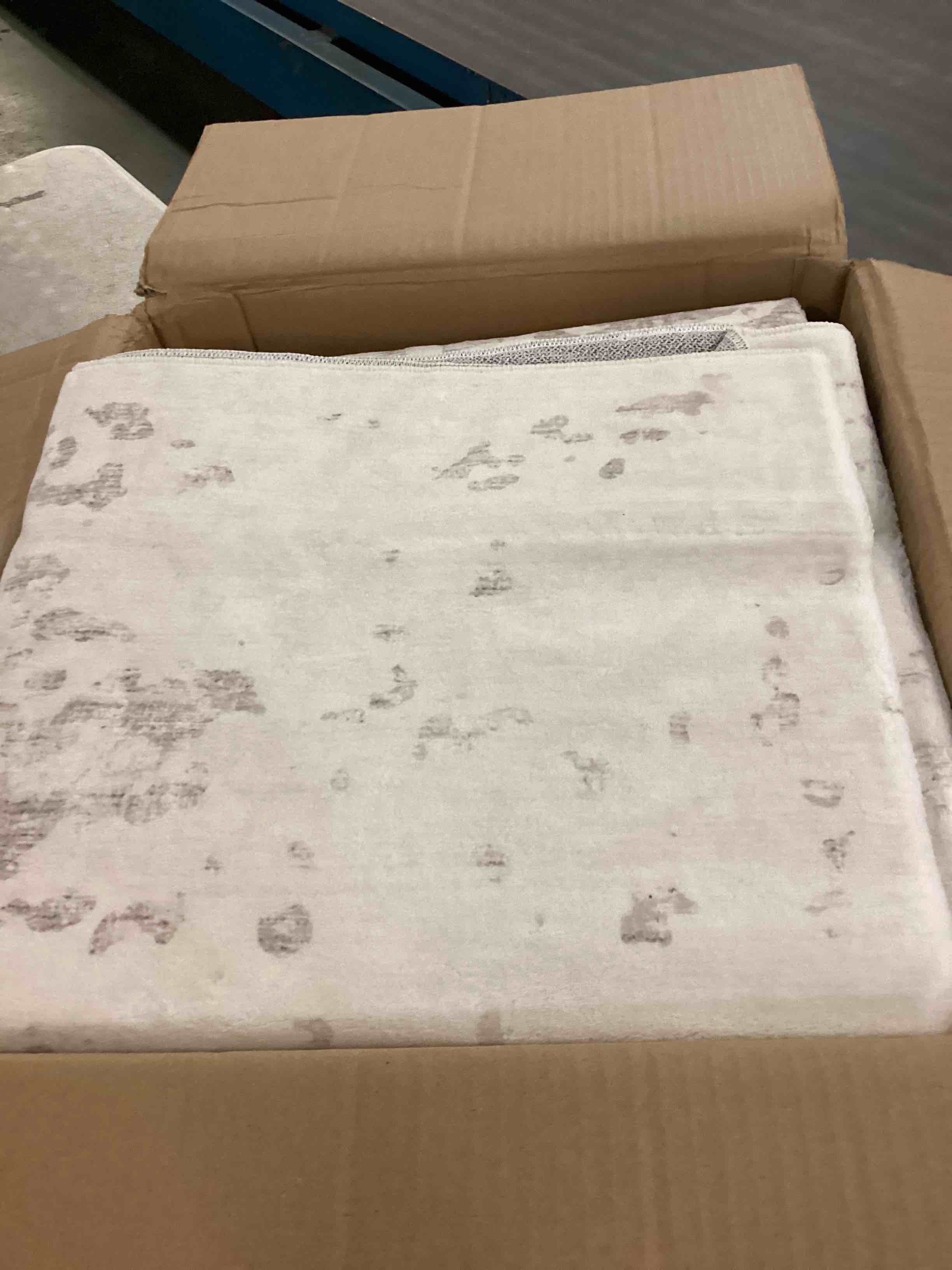 https://s3.amazonaws.com/lotting-images-prod/bidfta/PPE0479923_1730348886830.jpeg