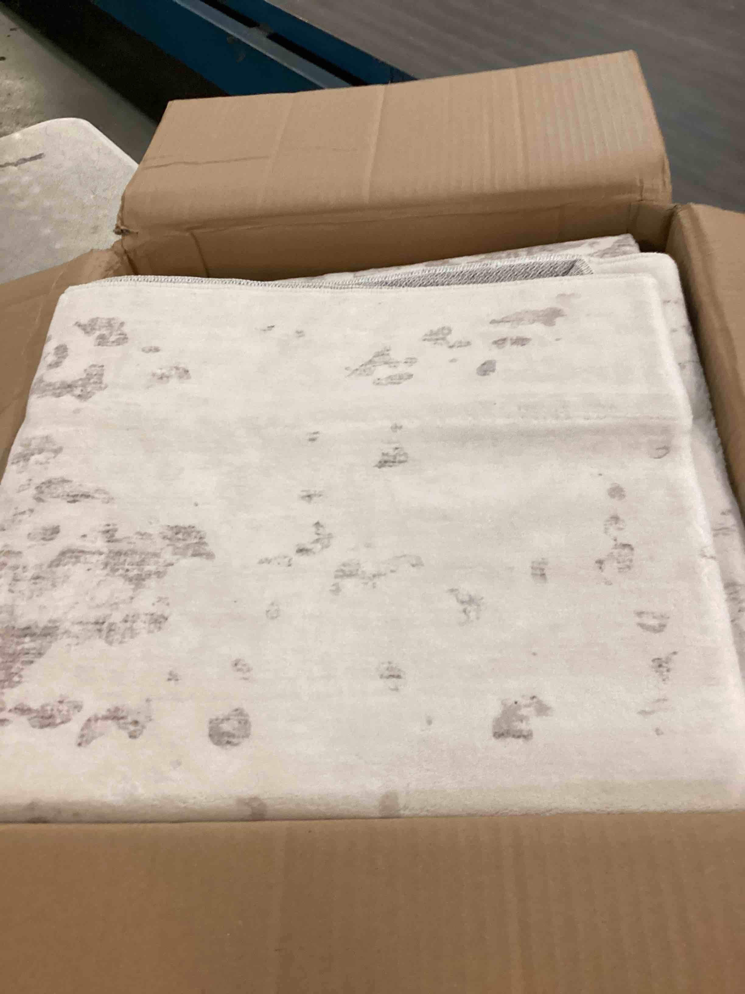 https://s3.amazonaws.com/lotting-images-prod/bidfta/PPE0479923_1730348887703.jpeg