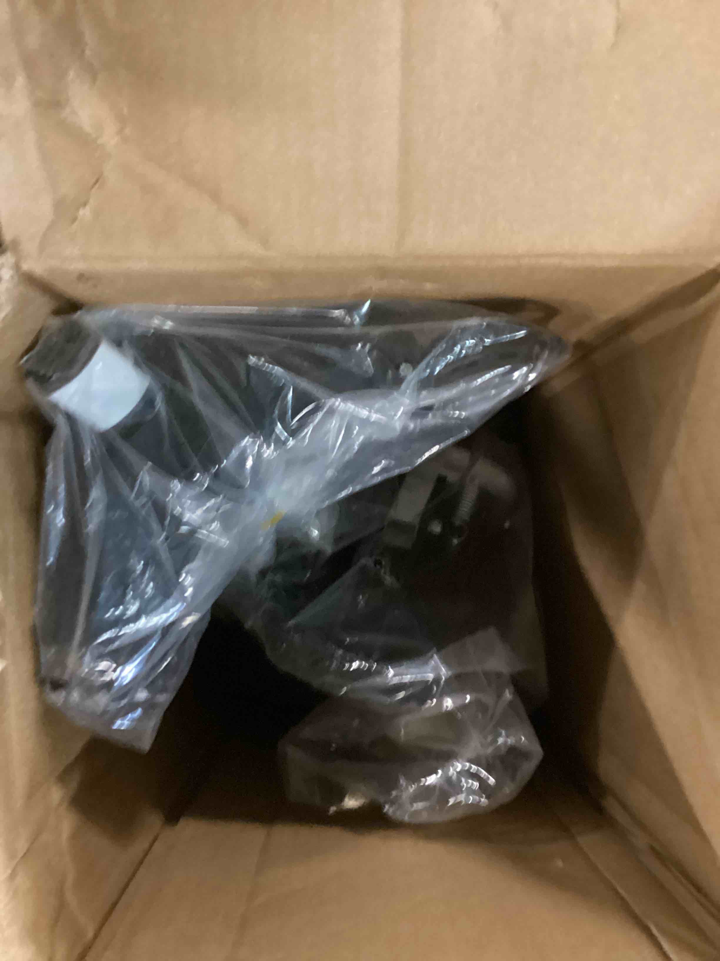 https://s3.amazonaws.com/lotting-images-prod/bidfta/PPE0479932_1730347632094.jpeg