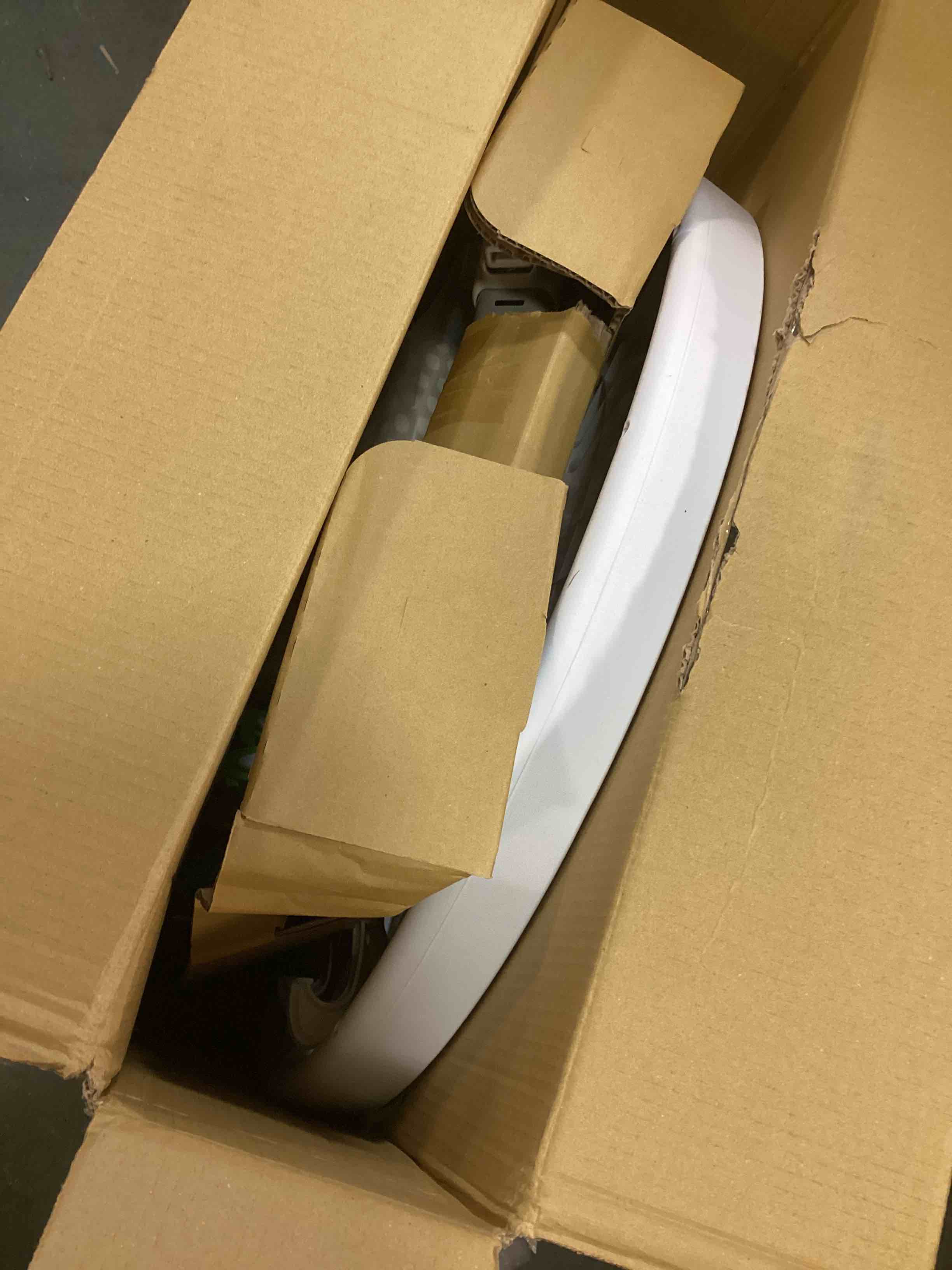 https://s3.amazonaws.com/lotting-images-prod/bidfta/PPE0481199_1729772972614.jpeg