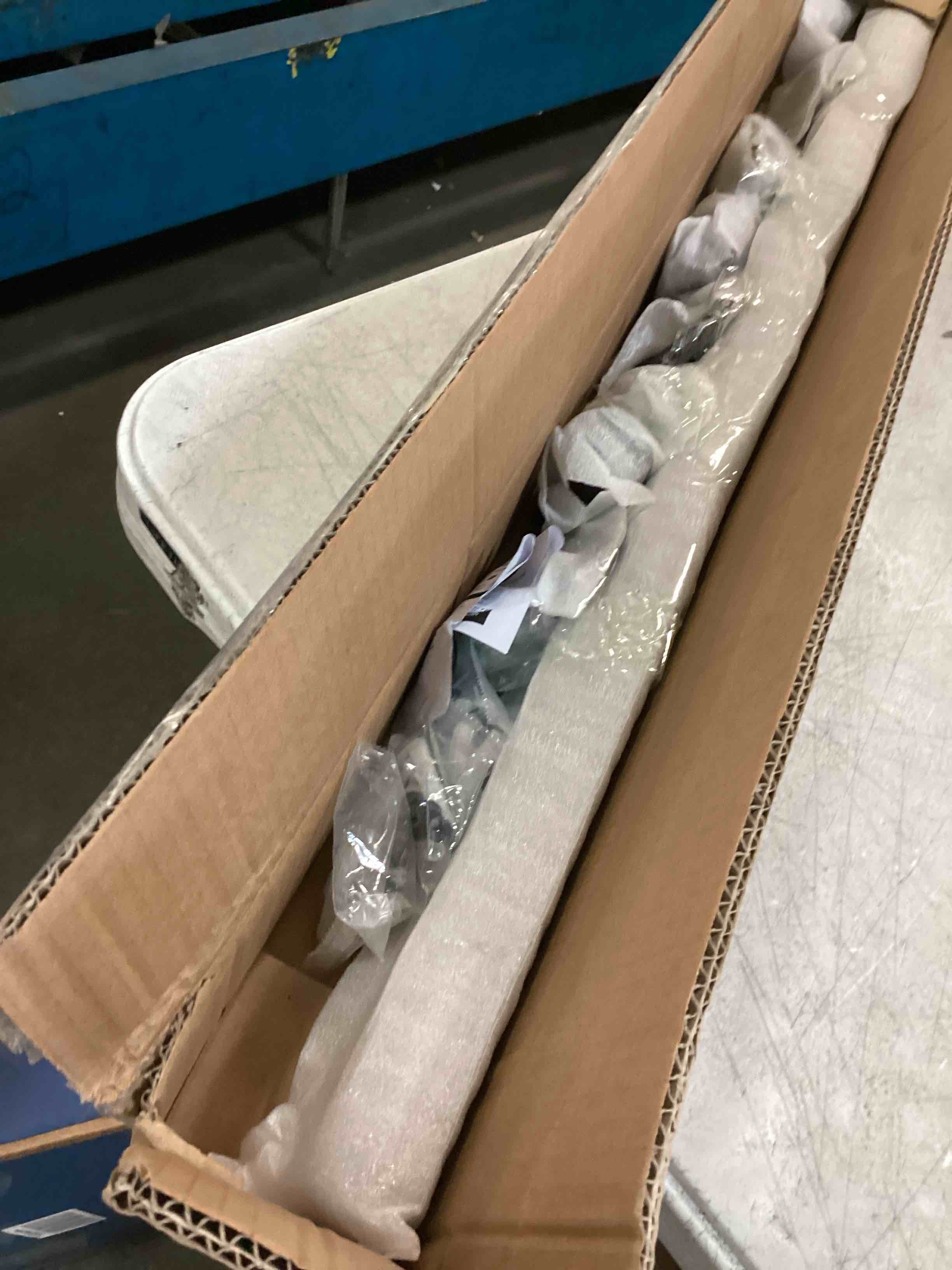 https://s3.amazonaws.com/lotting-images-prod/bidfta/PPE0481262_1729706662048.jpeg
