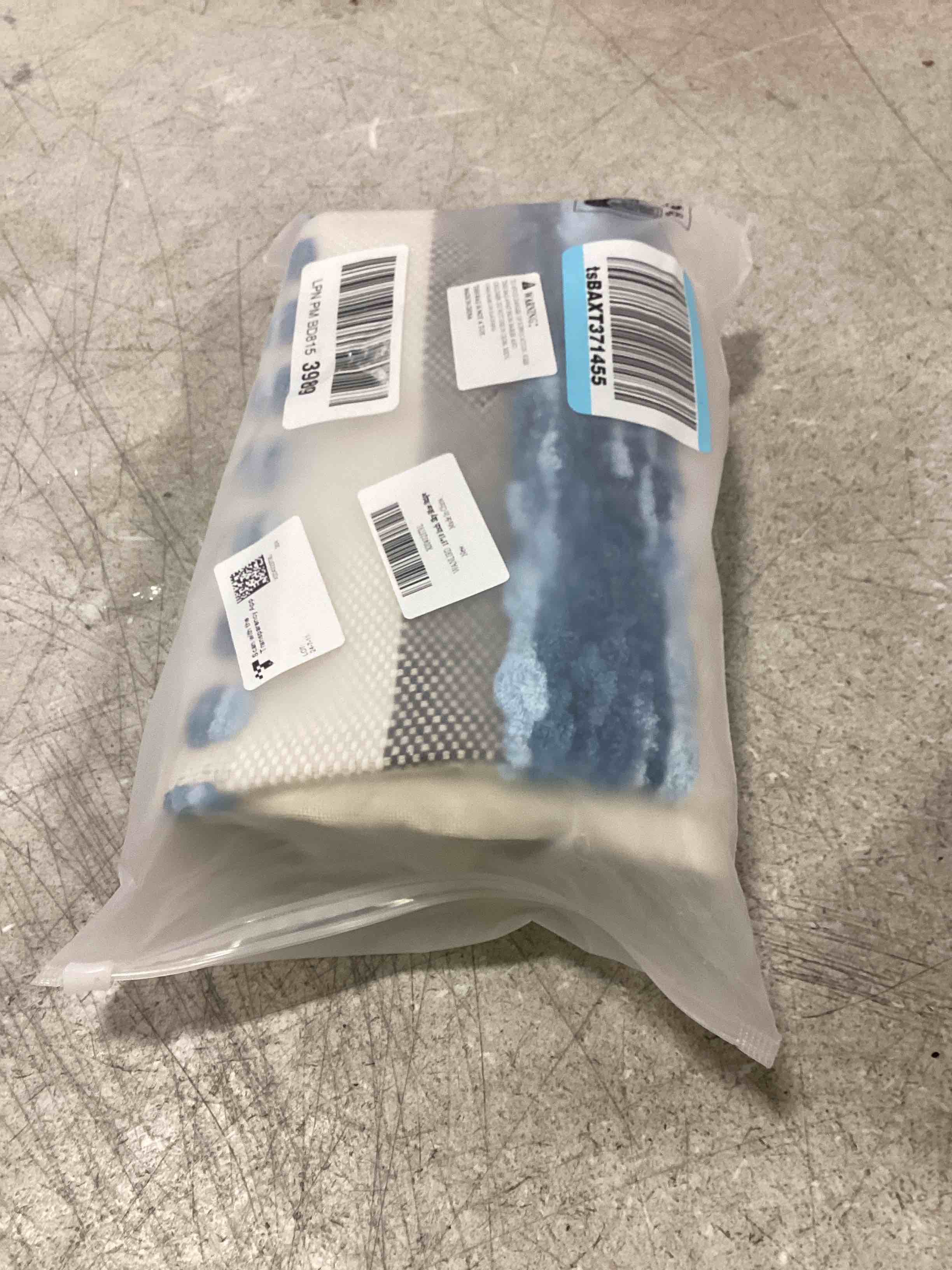 https://s3.amazonaws.com/lotting-images-prod/bidfta/PPE0481814_1729263463148.jpeg