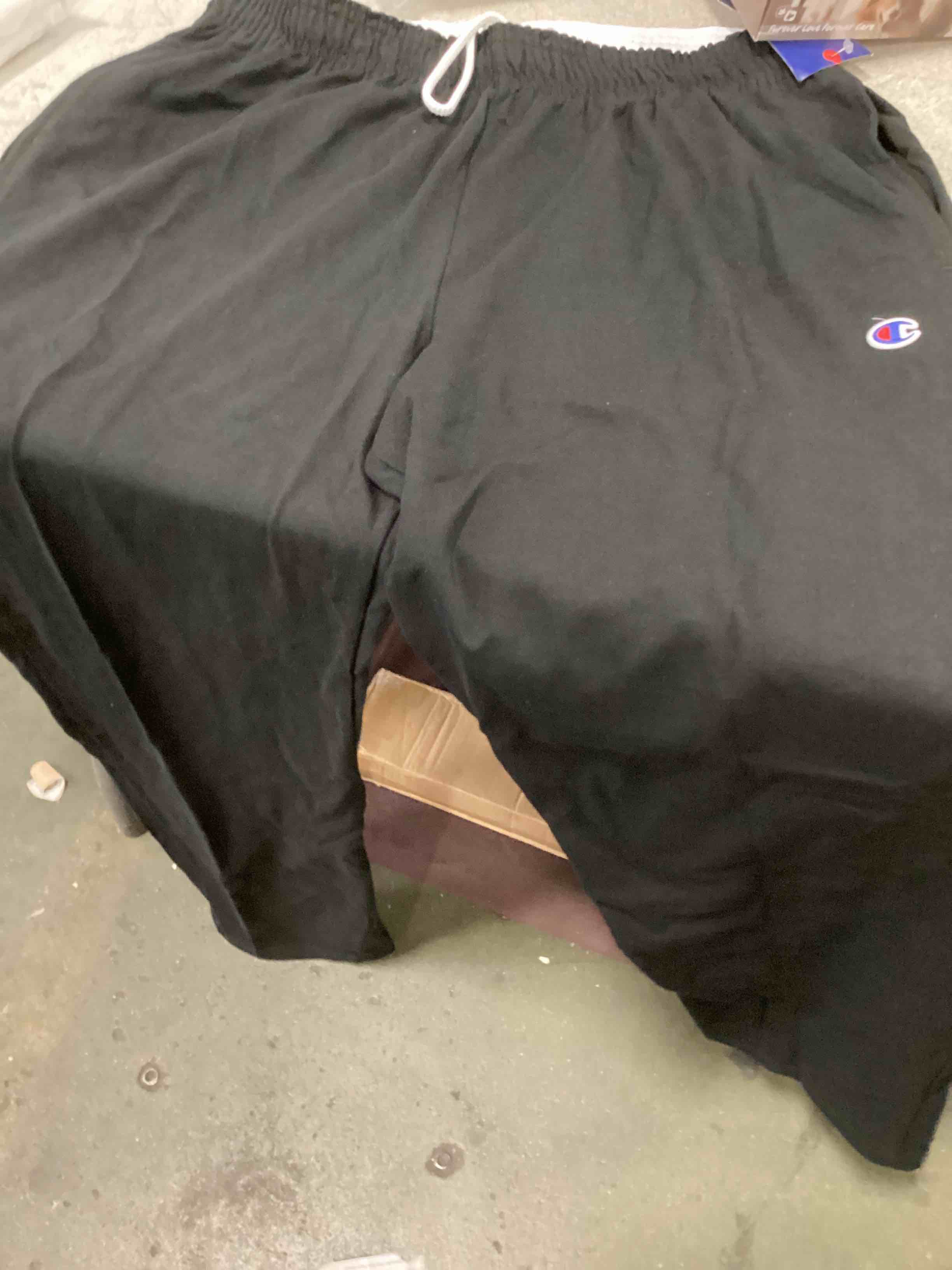 https://s3.amazonaws.com/lotting-images-prod/bidfta/PPE0481817_1729263028888.jpeg
