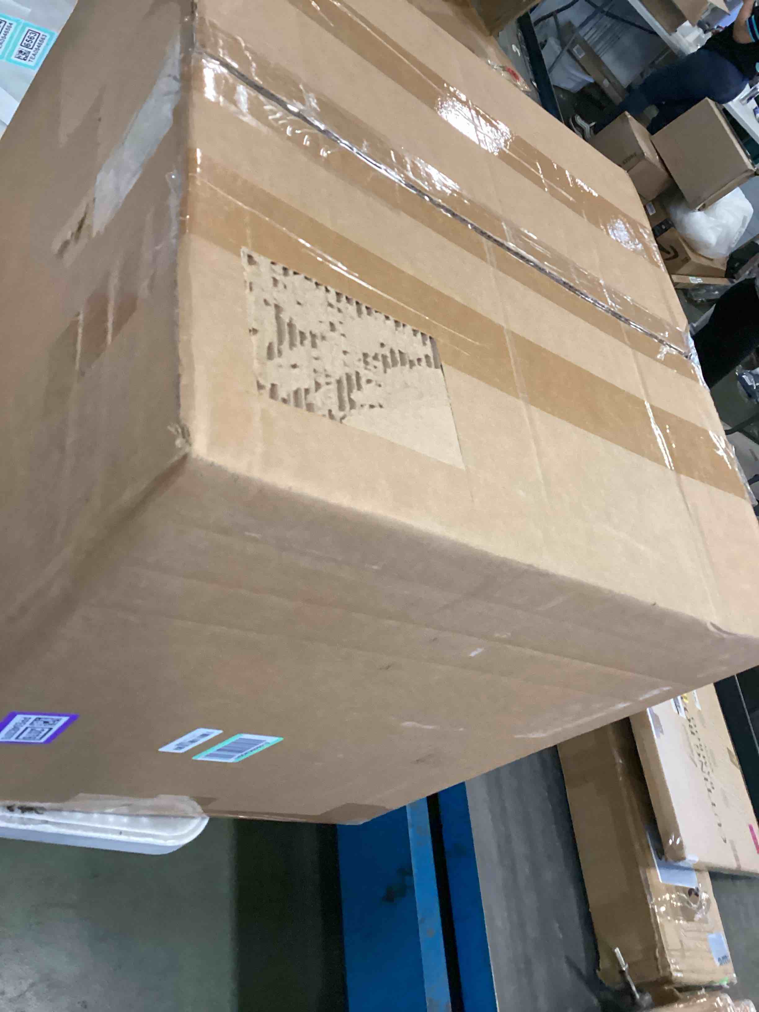 https://s3.amazonaws.com/lotting-images-prod/bidfta/PPE0482076_1730491503884.jpeg