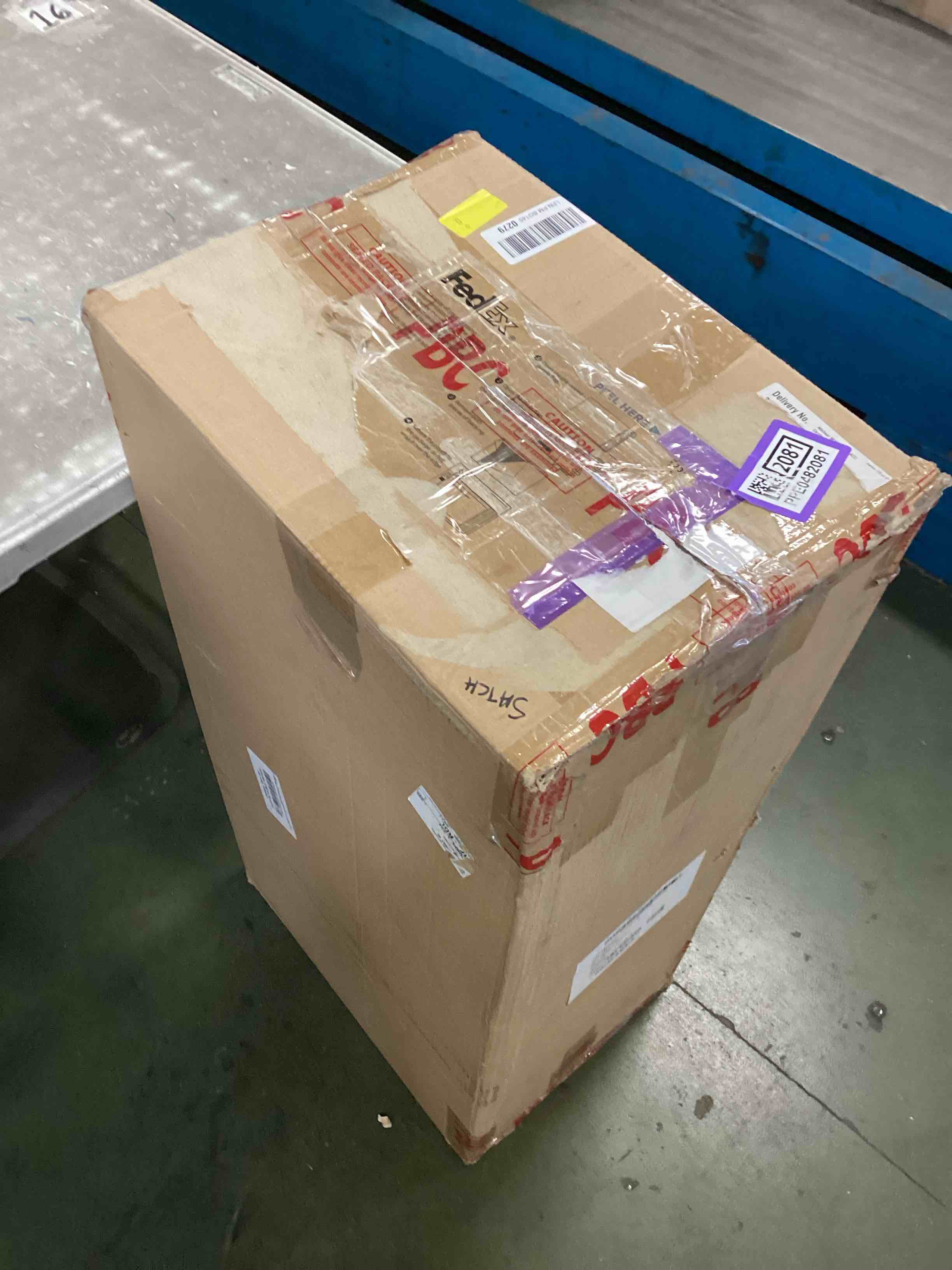 https://s3.amazonaws.com/lotting-images-prod/bidfta/PPE0482081_1730491141230.jpeg