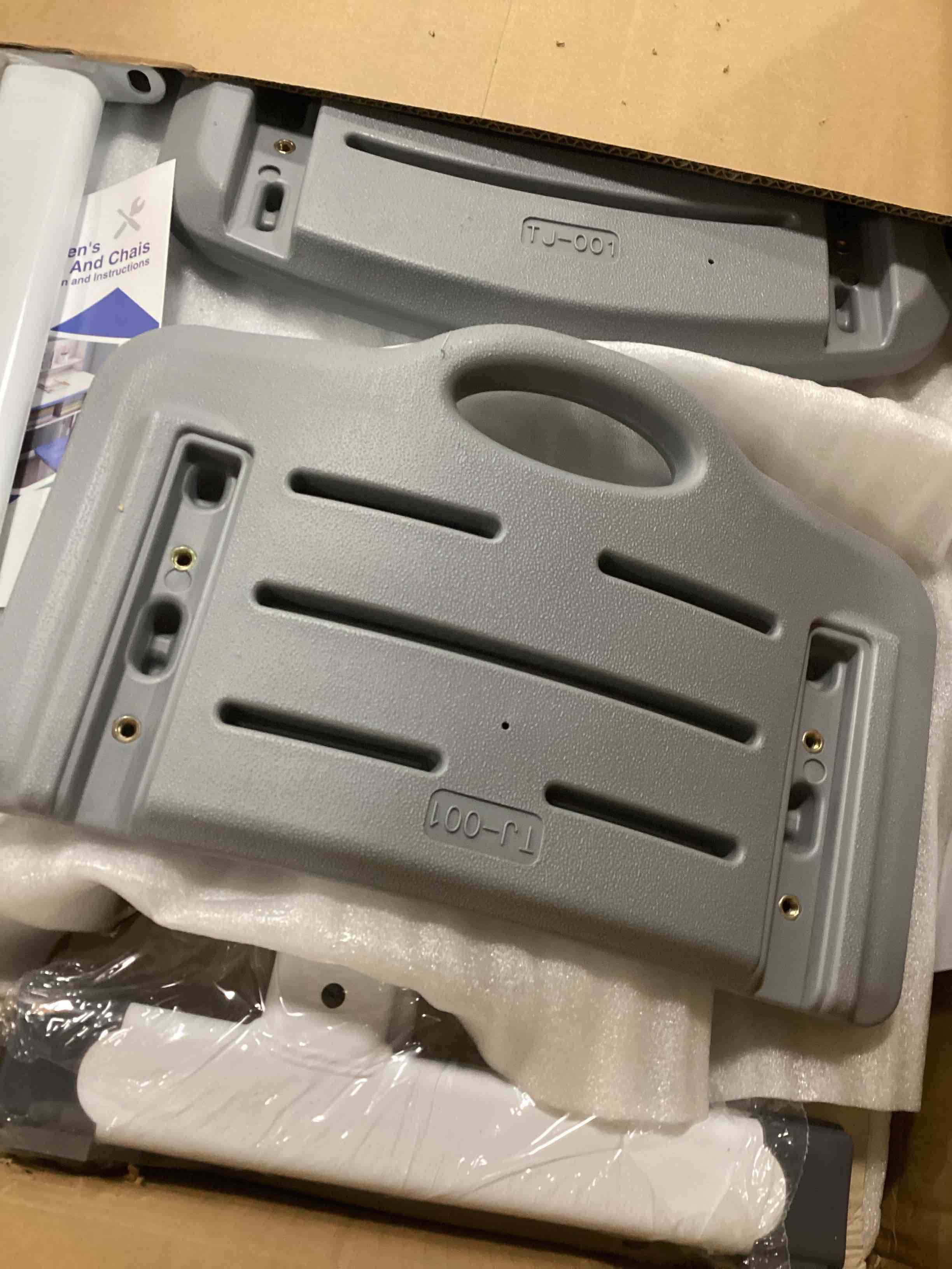 https://s3.amazonaws.com/lotting-images-prod/bidfta/PPE0482400_1730391266211.jpeg